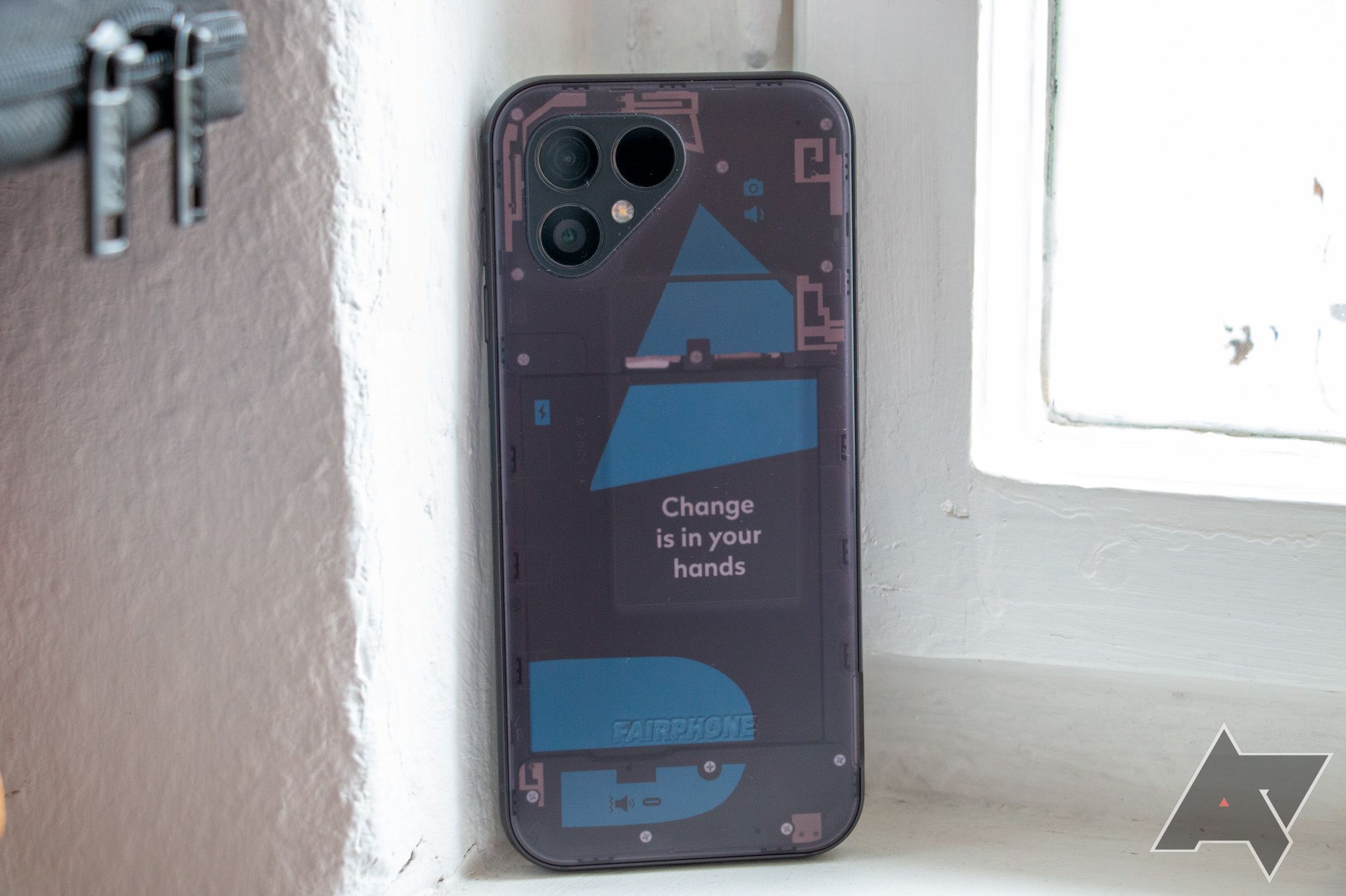 fairphone-5-de volta à janela