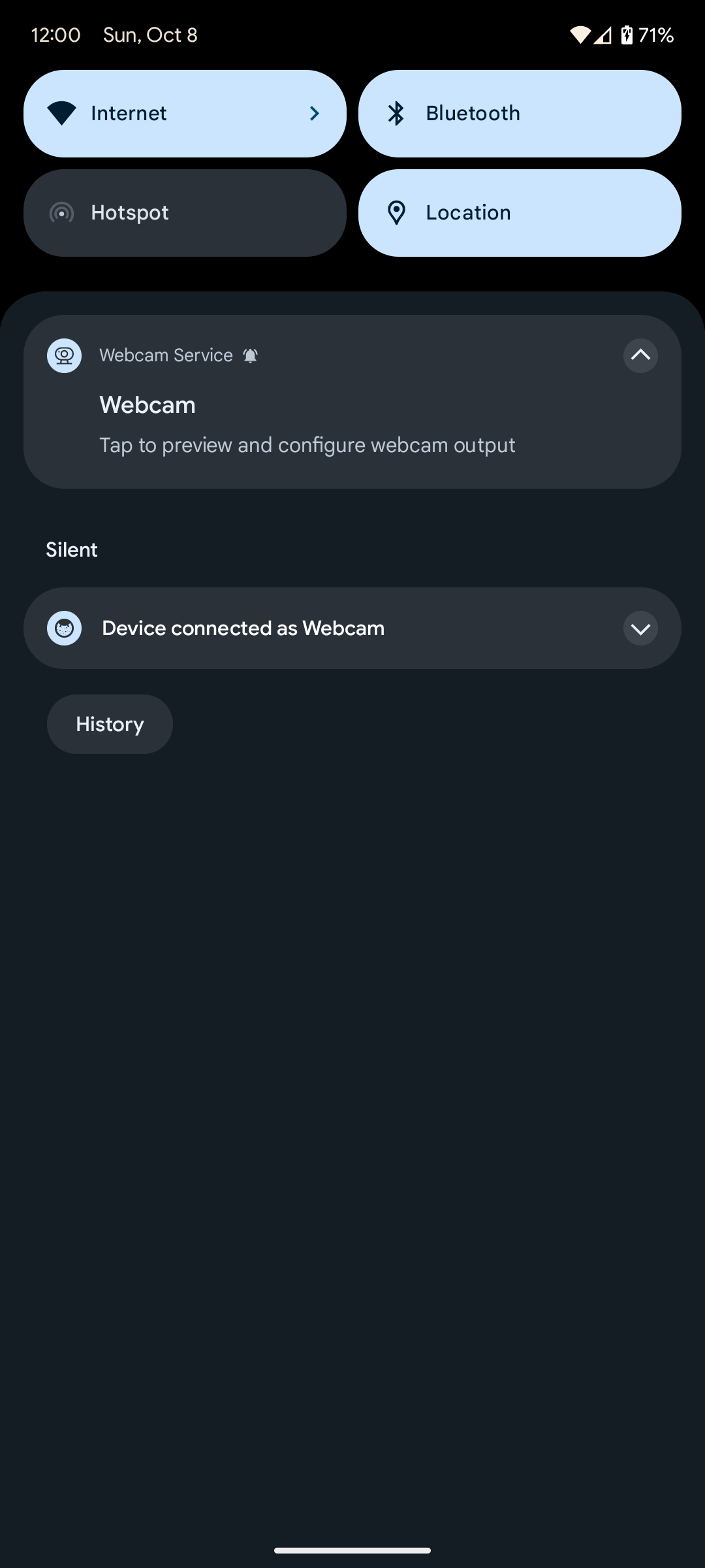 Aba de notificação do Android 14 QPR1 com serviço de webcam em execução