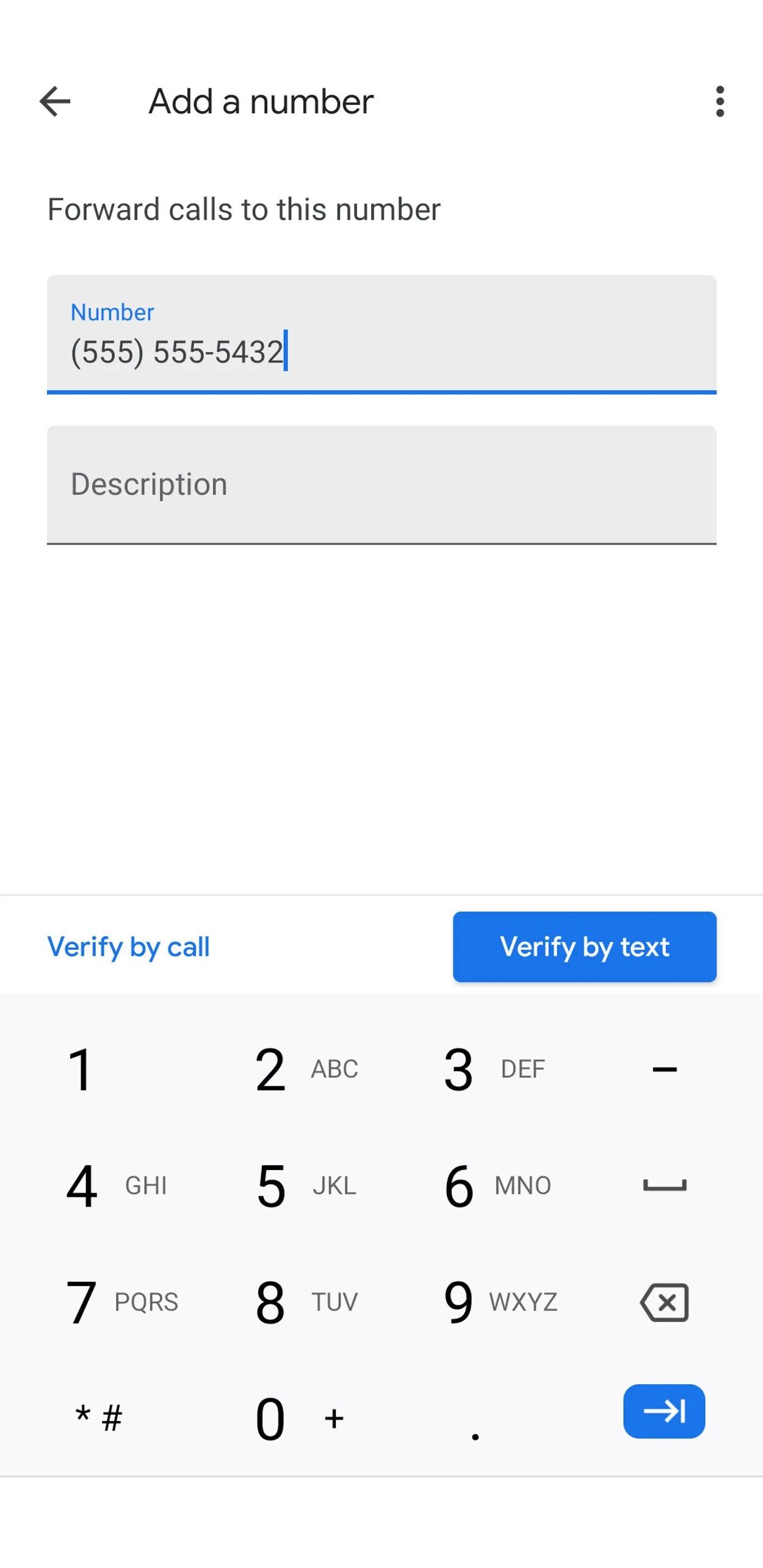 Captura de tela que mostra um número de celular de encaminhamento inserido no aplicativo Google Fi.