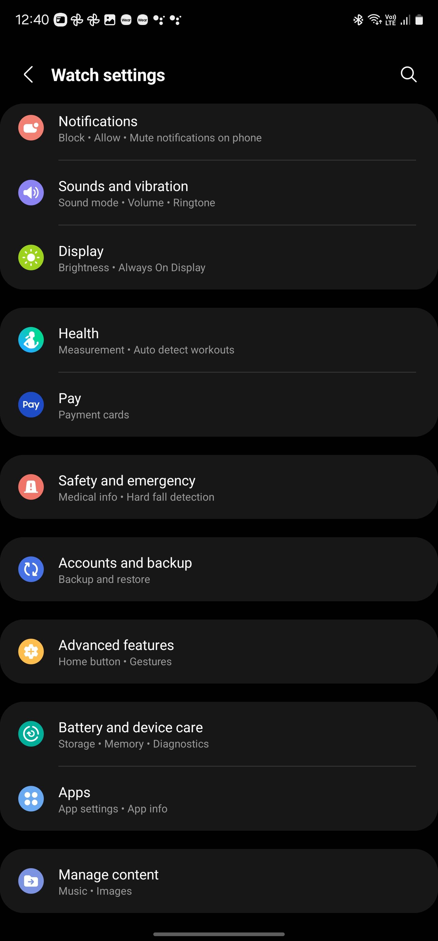 Aplicativo Samsung Galaxy Wearable com menu de configurações do relógio