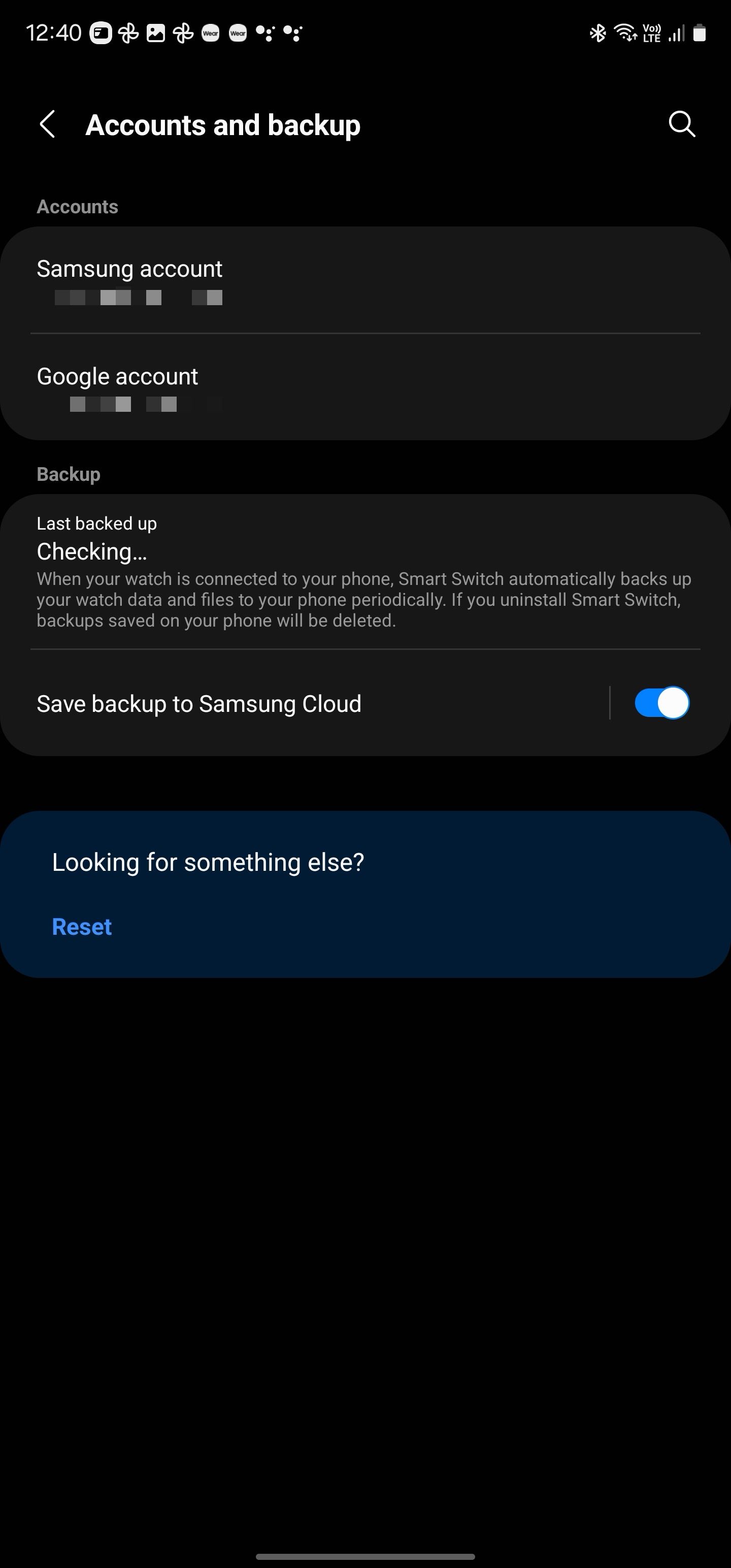 Aplicativo Samsung Galaxy Wearable com contas e seção de backup abertas
