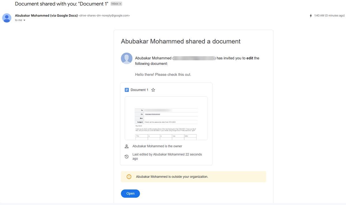 Captura de tela que mostra a perspectiva do destinatário de um documento compartilhado no Gmail, mostrando como ele aparece na caixa de entrada.