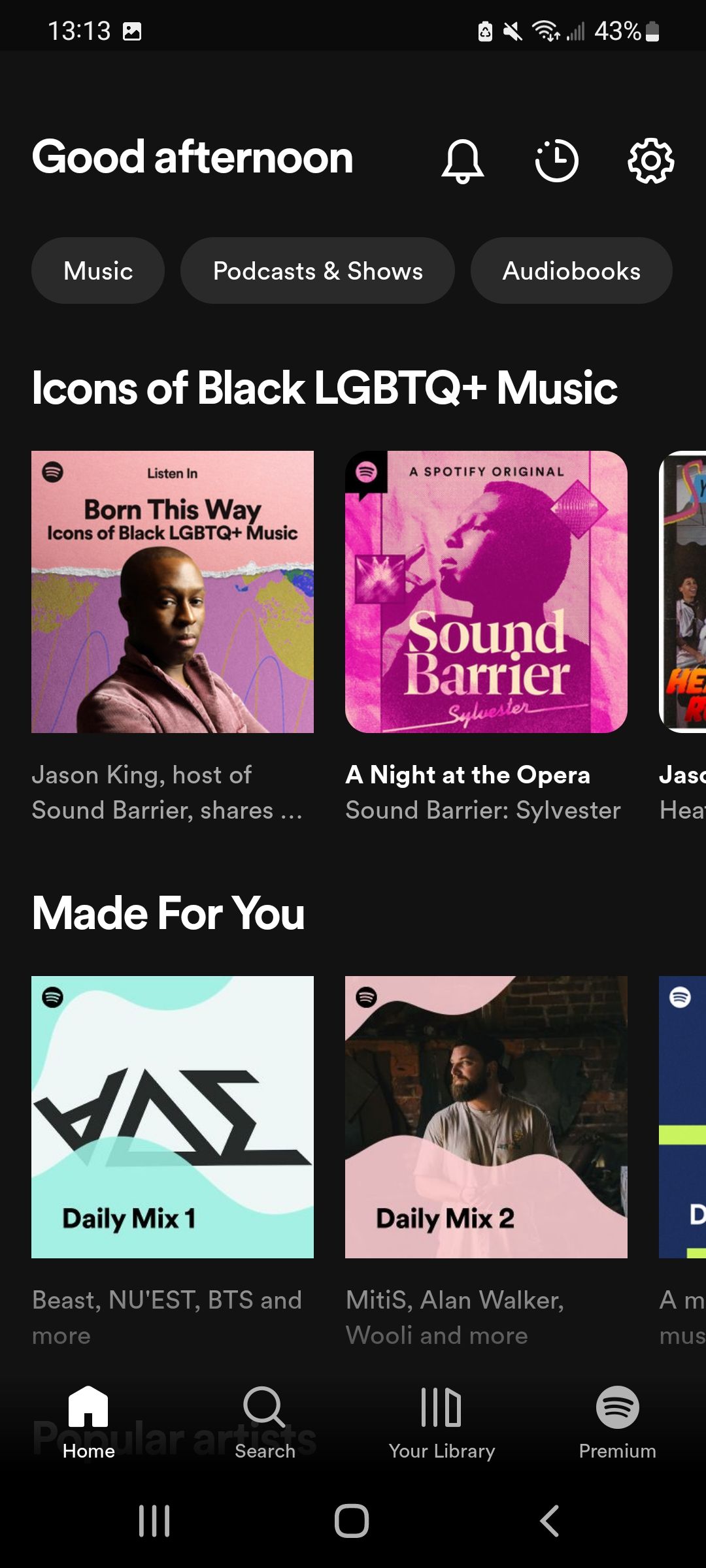 Captura de tela da aba principal do aplicativo no Spotify para Android.  A tela exibe uma mensagem de ‘Boa tarde’ e mostra diversos álbuns e playlists.