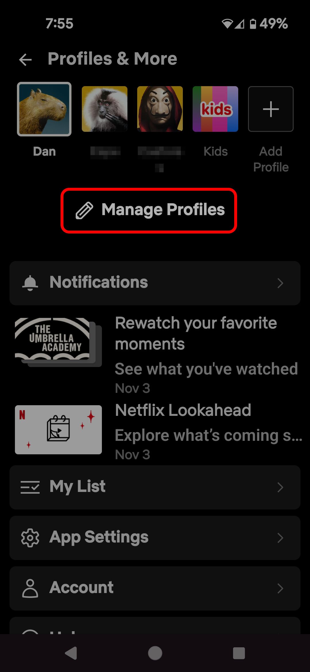 Menu de perfil de usuário móvel da Netflix destacando a opção Gerenciar perfis