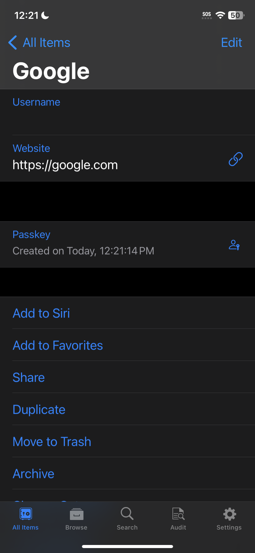 Detalhes da chave de acesso para uma conta do Google usando o aplicativo Enpass iOS.