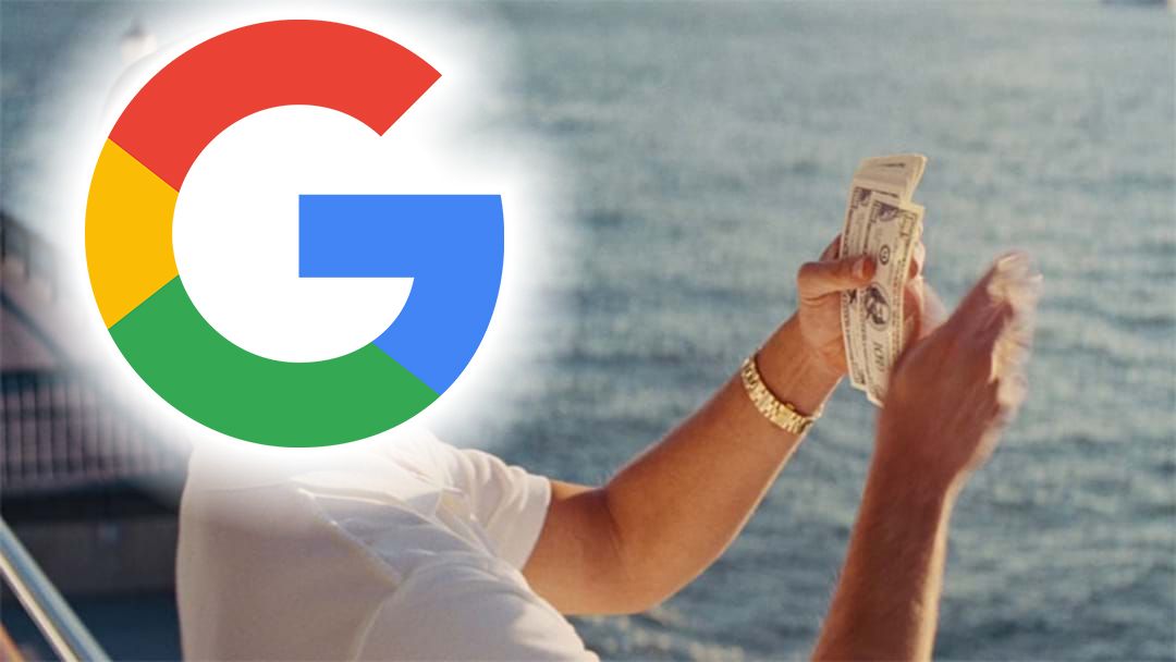 Logotipo do Google sobreposto a uma pessoa contando dinheiro