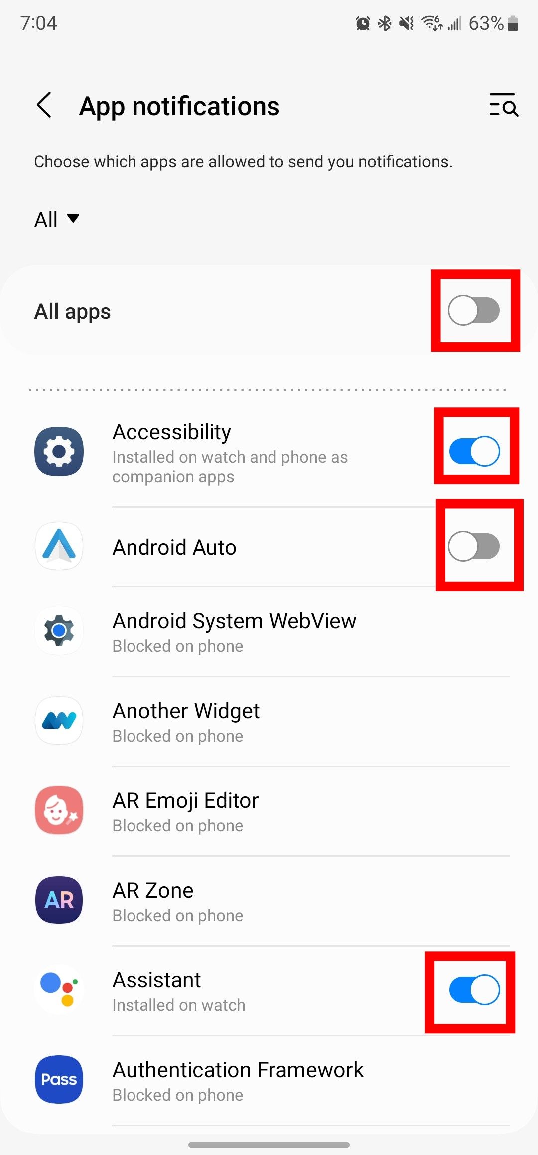 O aplicativo móvel Galaxy Wearable, com botões para notificações de aplicativos em destaque.