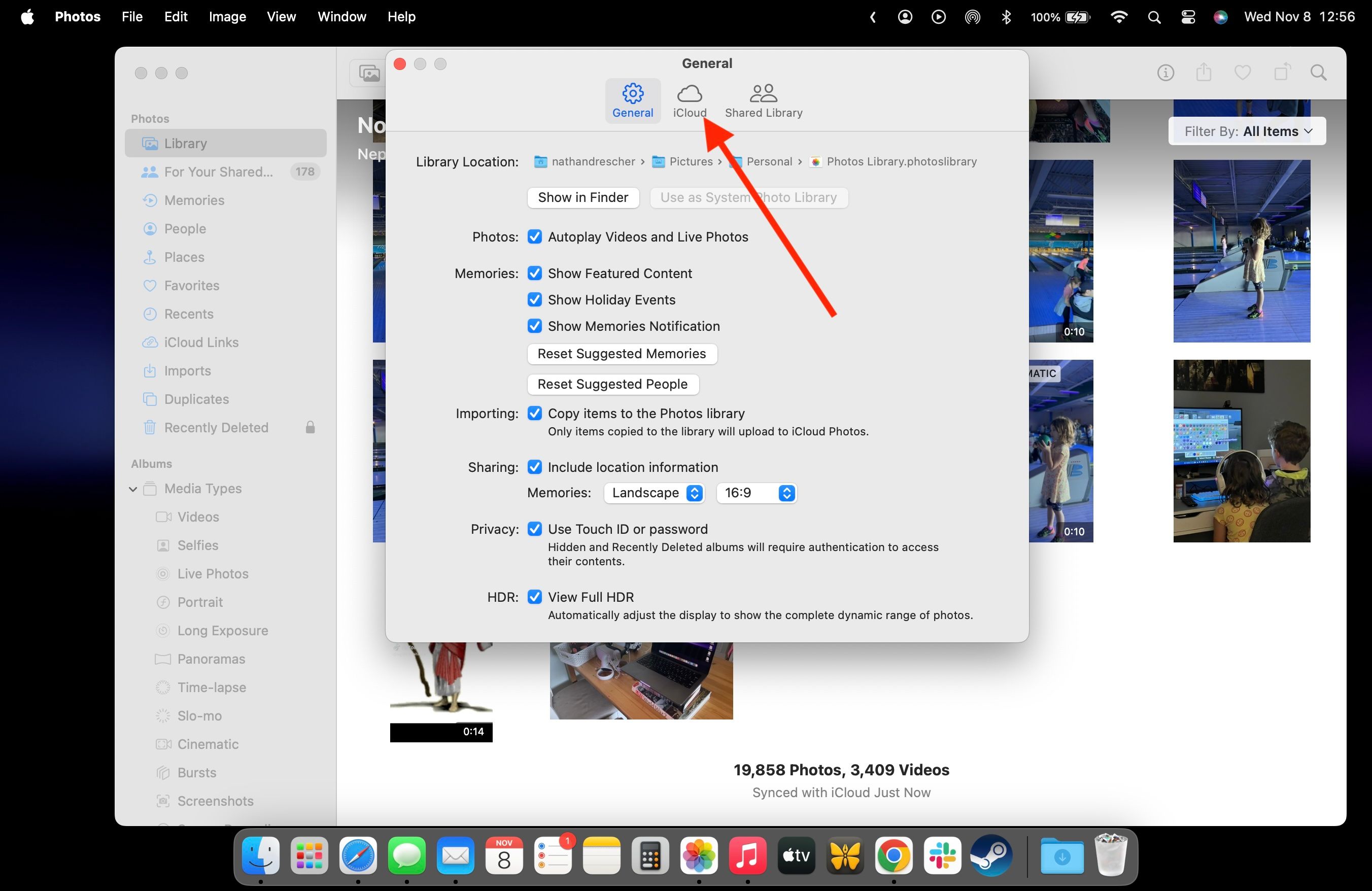 Aplicativo de fotos da Apple no menu de configurações do Mac com uma seta vermelha apontando para a guia iCloud.
