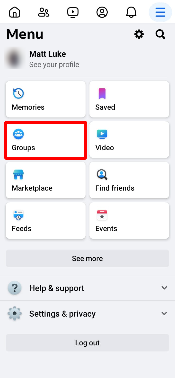 Opção de grupos destacada no menu do Facebook no telefone Android