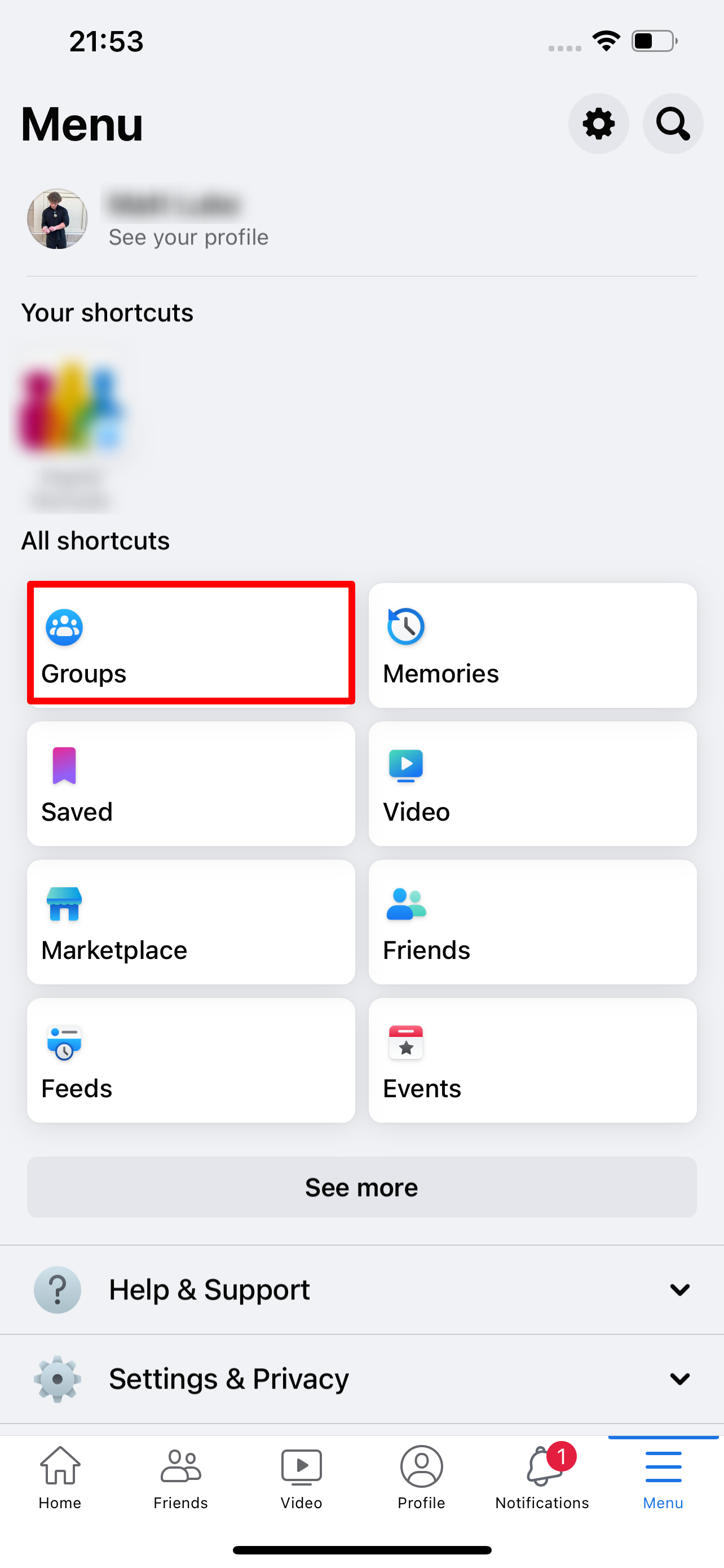 Selecione grupos no menu do Facebook no iPhone