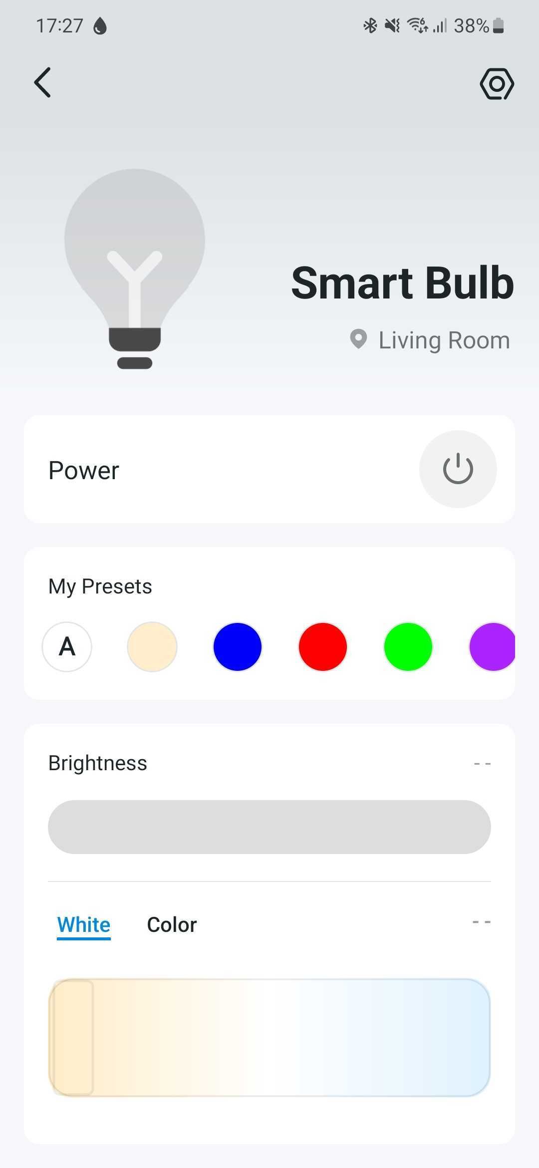 Captura de tela do aplicativo Tapo mostrando os detalhes de uma lâmpada inteligente
