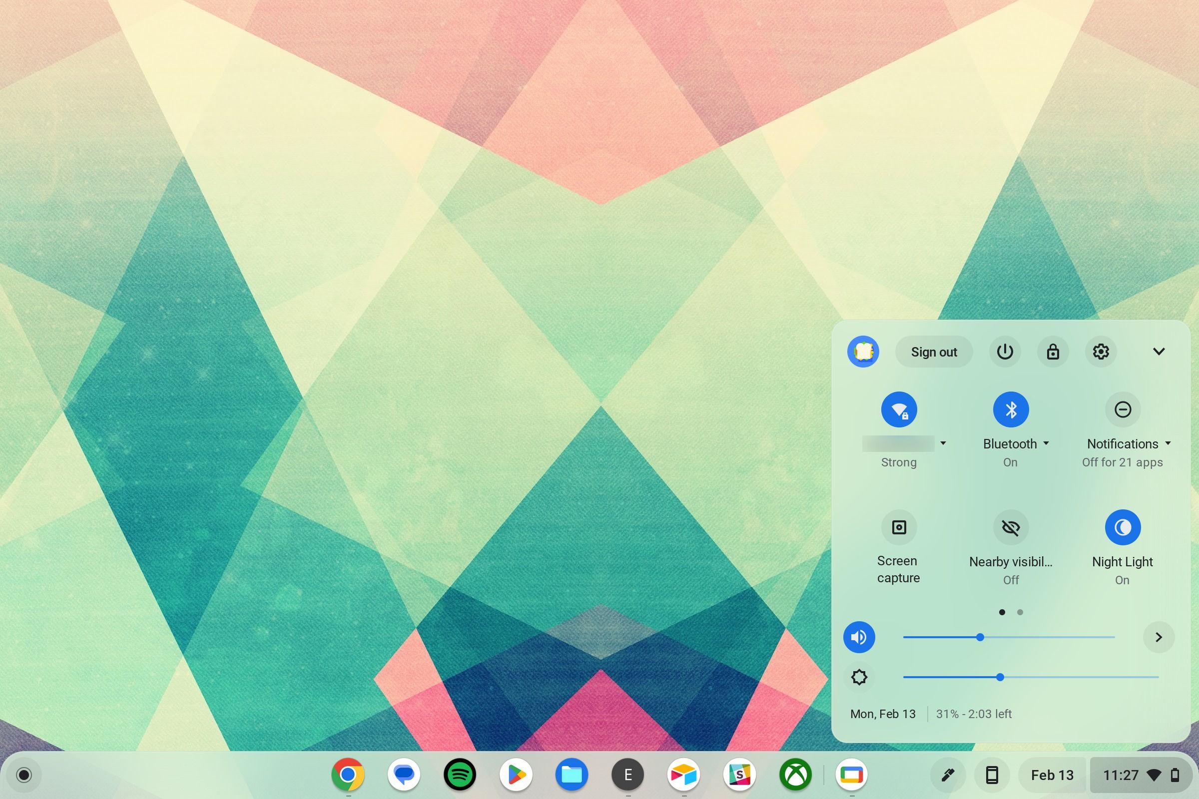 Um Chromebook com o menu de configurações rápidas conectado à Internet.