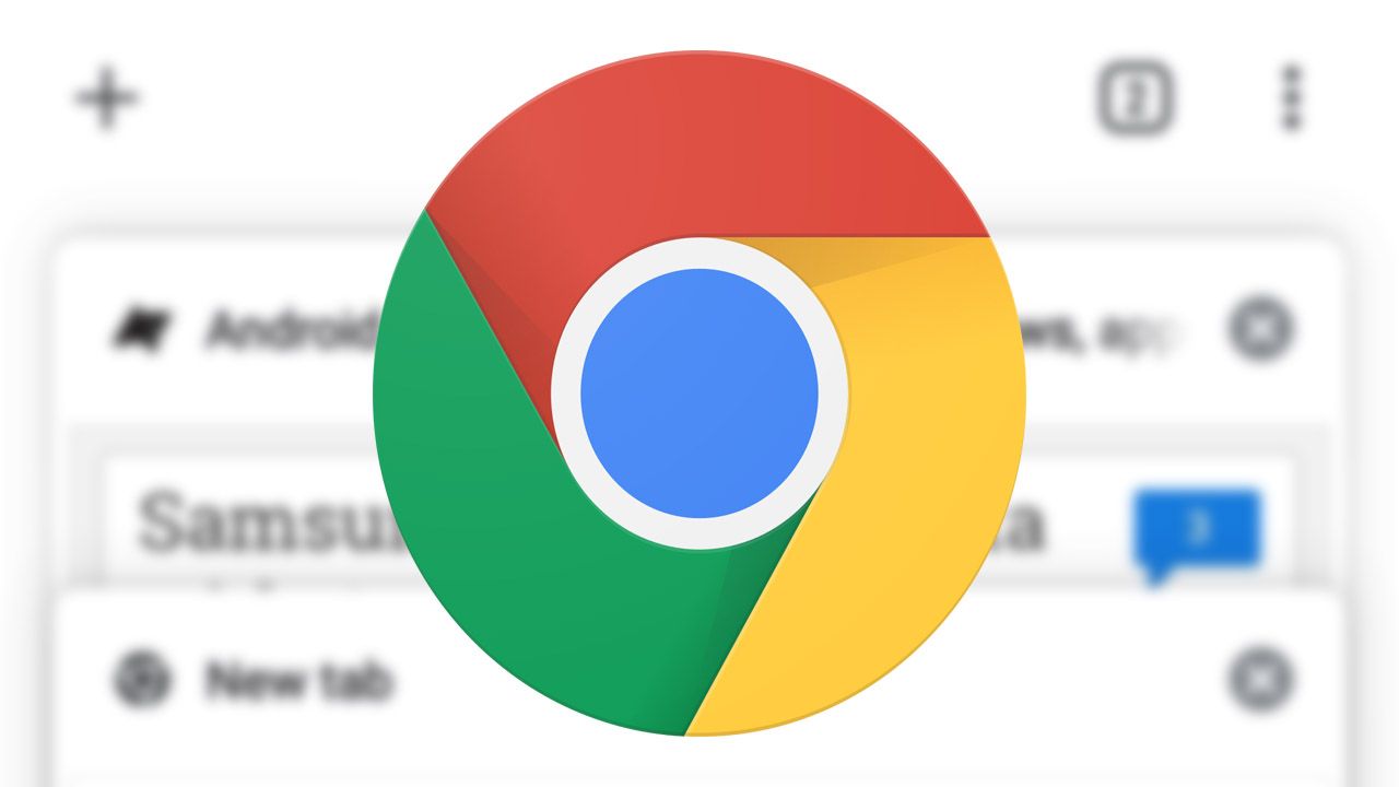 Um grande logotipo do Google Chrome na frente de duas janelas desfocadas do navegador. 