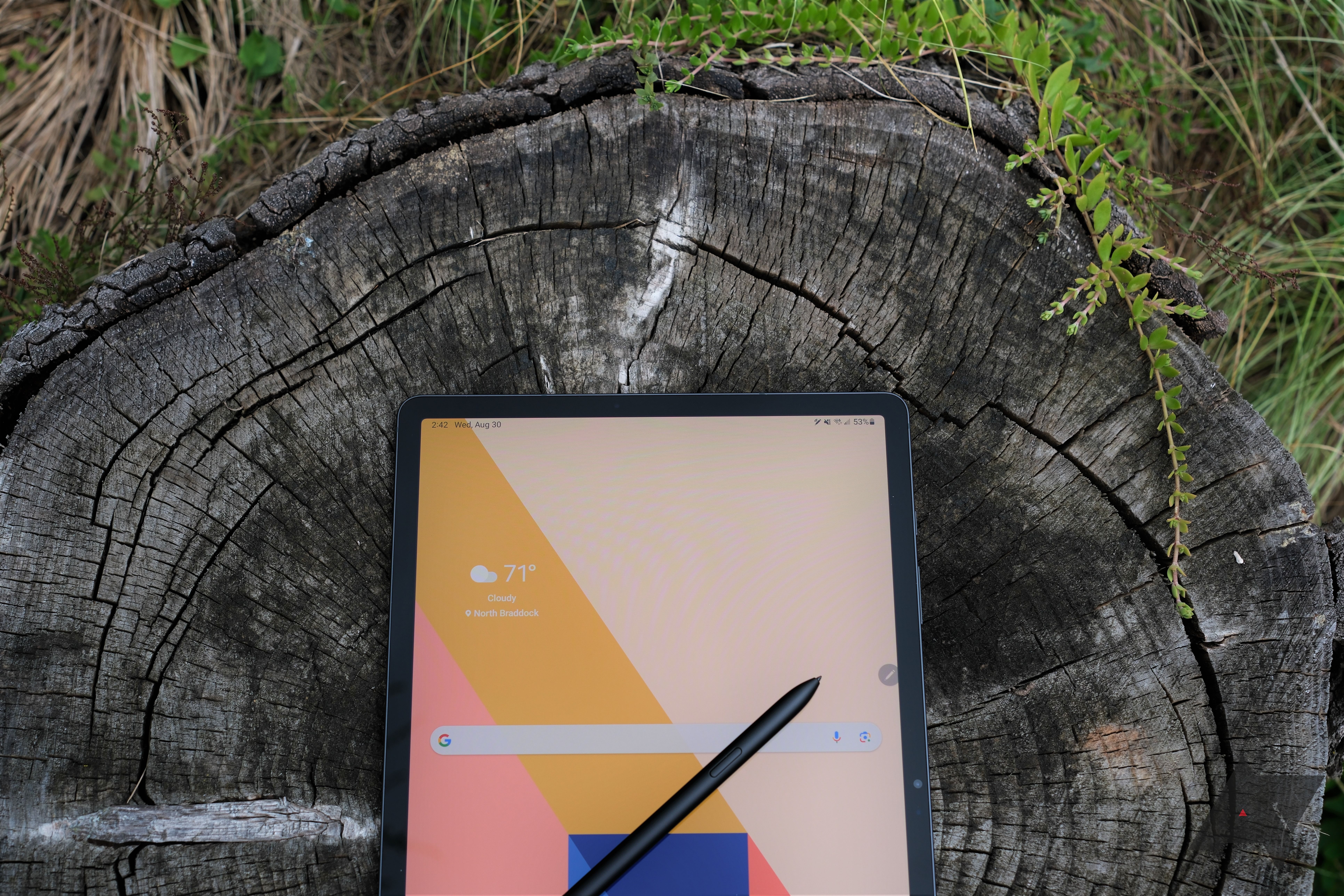 Samsung Galaxy Tab S9+ colocando a tela no toco