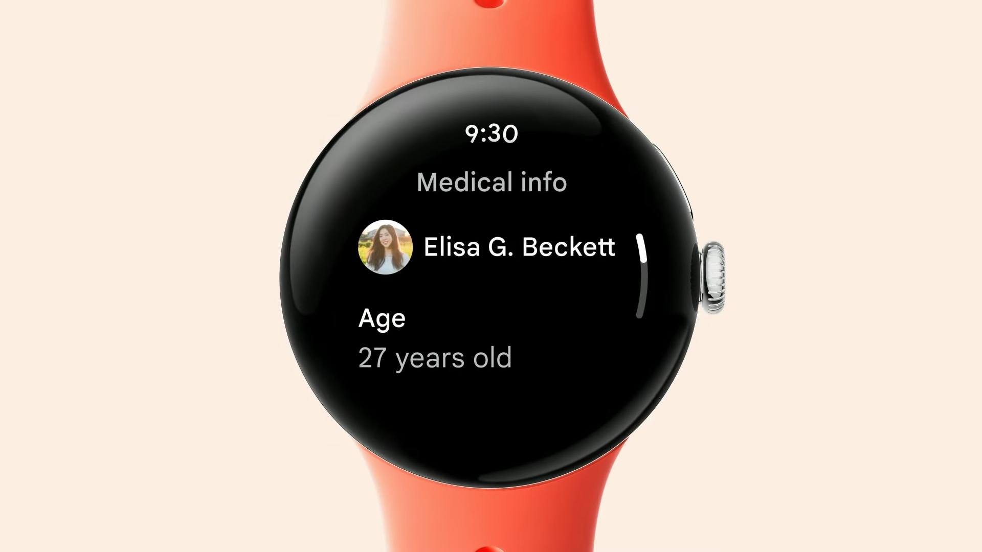 Tela de informações médicas no Pixel Watch 2 no palco durante a palestra do evento Made by Google