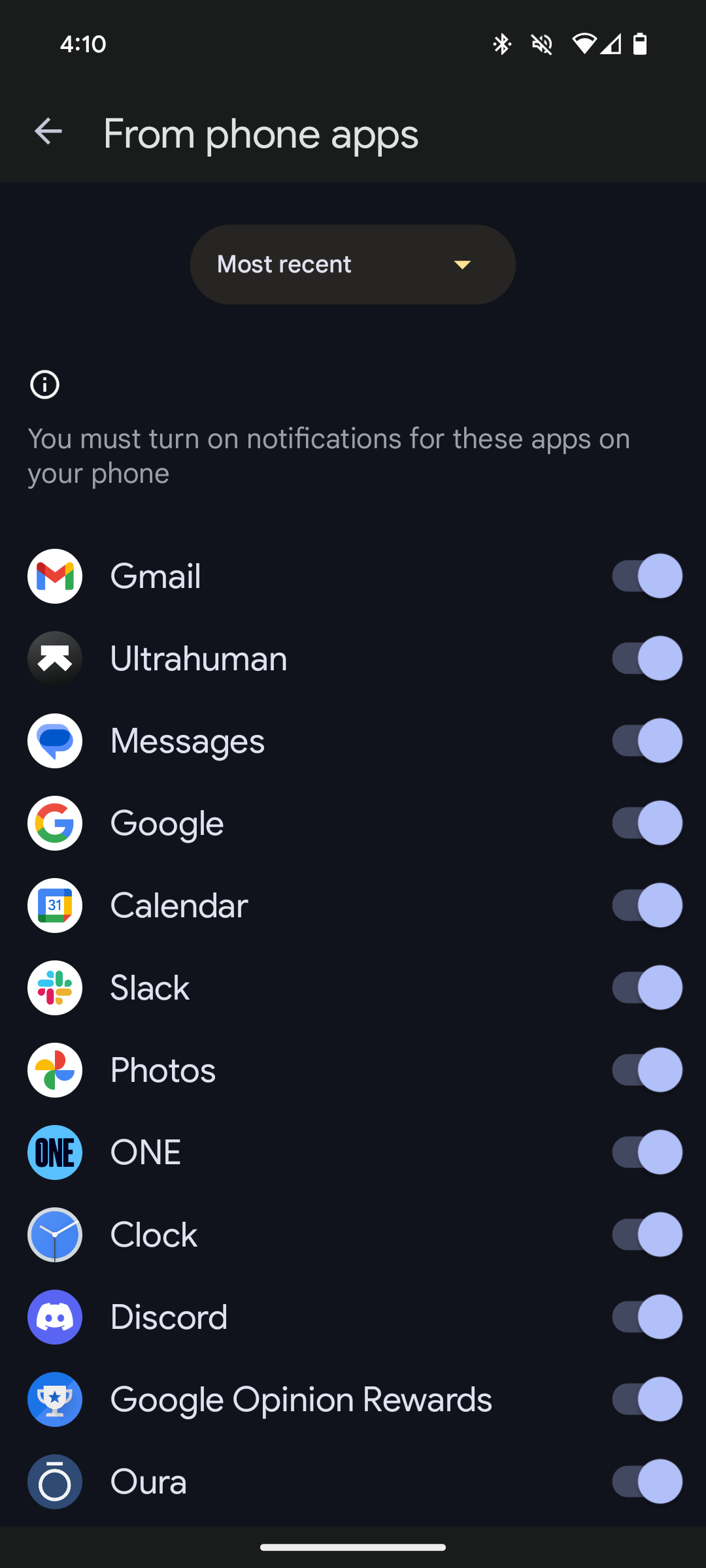 Uma lista de aplicativos de telefone que podem ser usados ​​com o Google Pixel Watch e um botão para silenciar suas notificações.