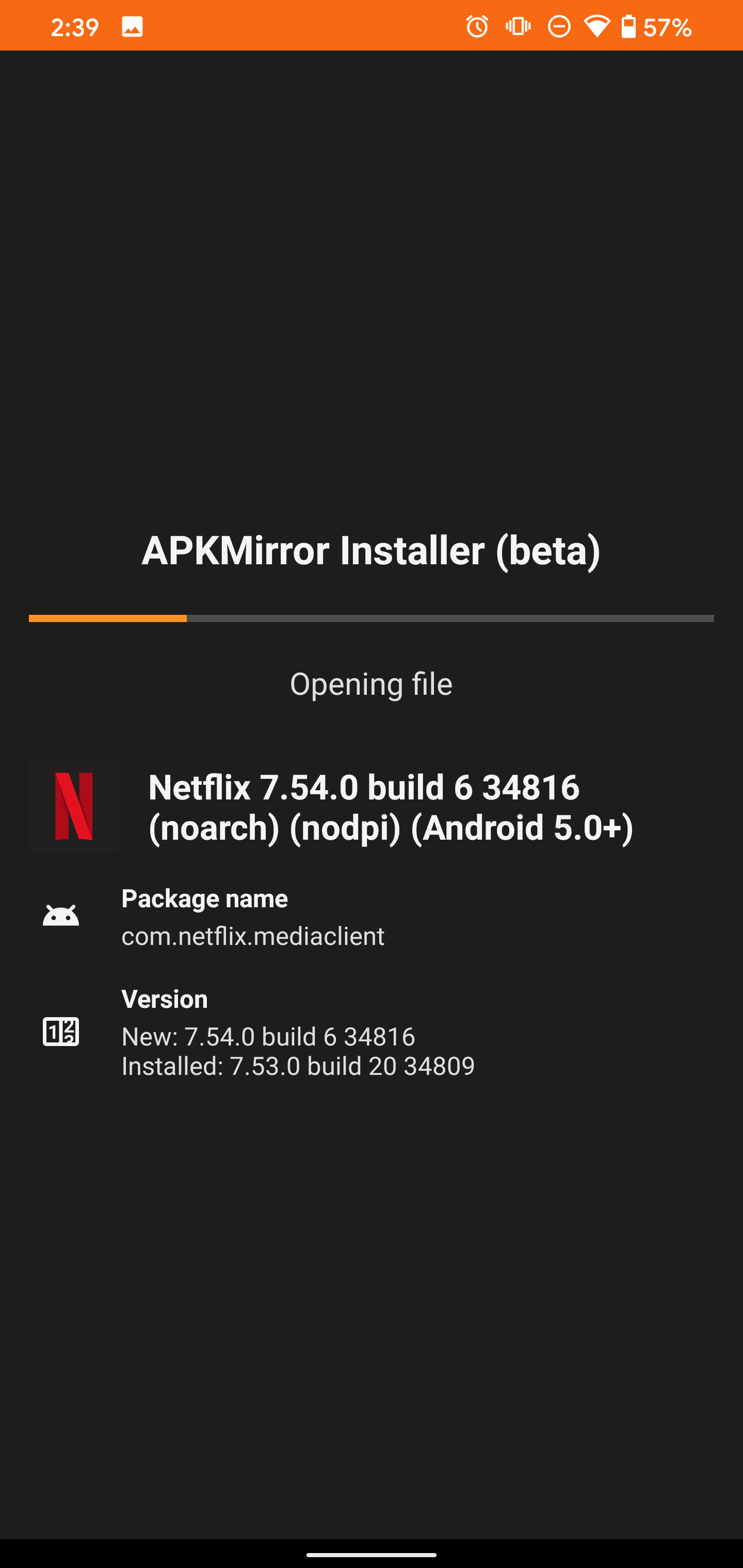 Captura de tela do APK Mirror Installer instalando o Netflix