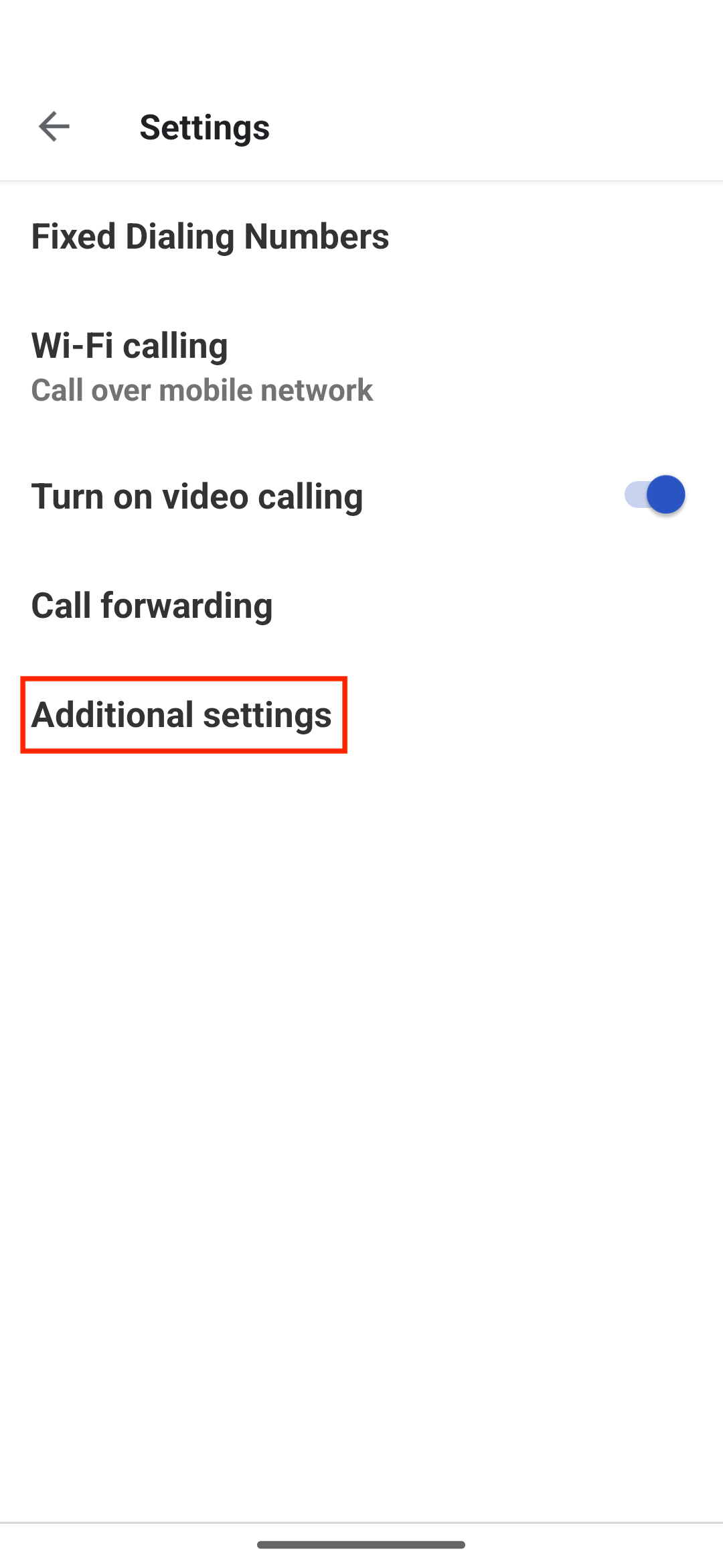 A opção Configurações adicionais no aplicativo Phone by Google.