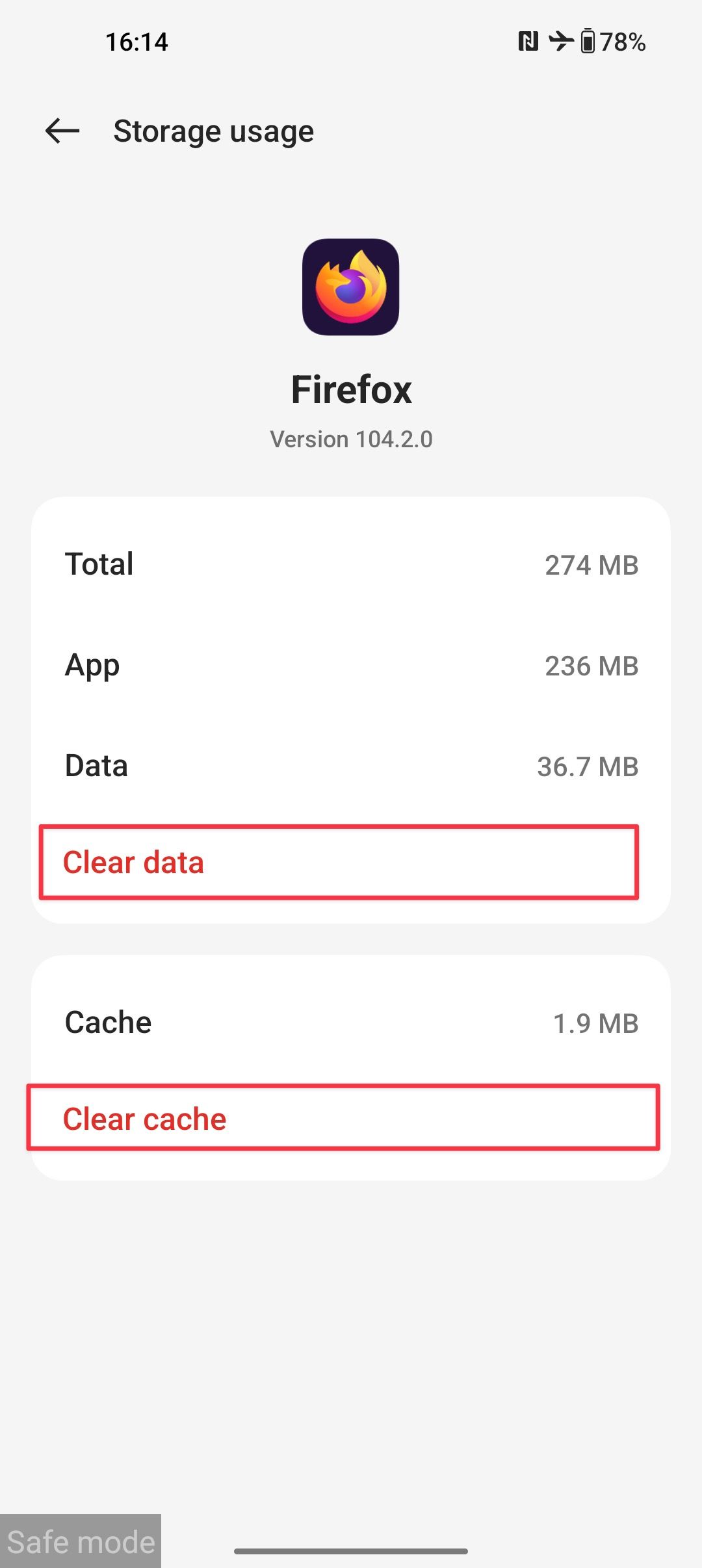 Uma captura de tela de um menu de configurações do Android com as opções Limpar dados e Limpar cache circuladas.