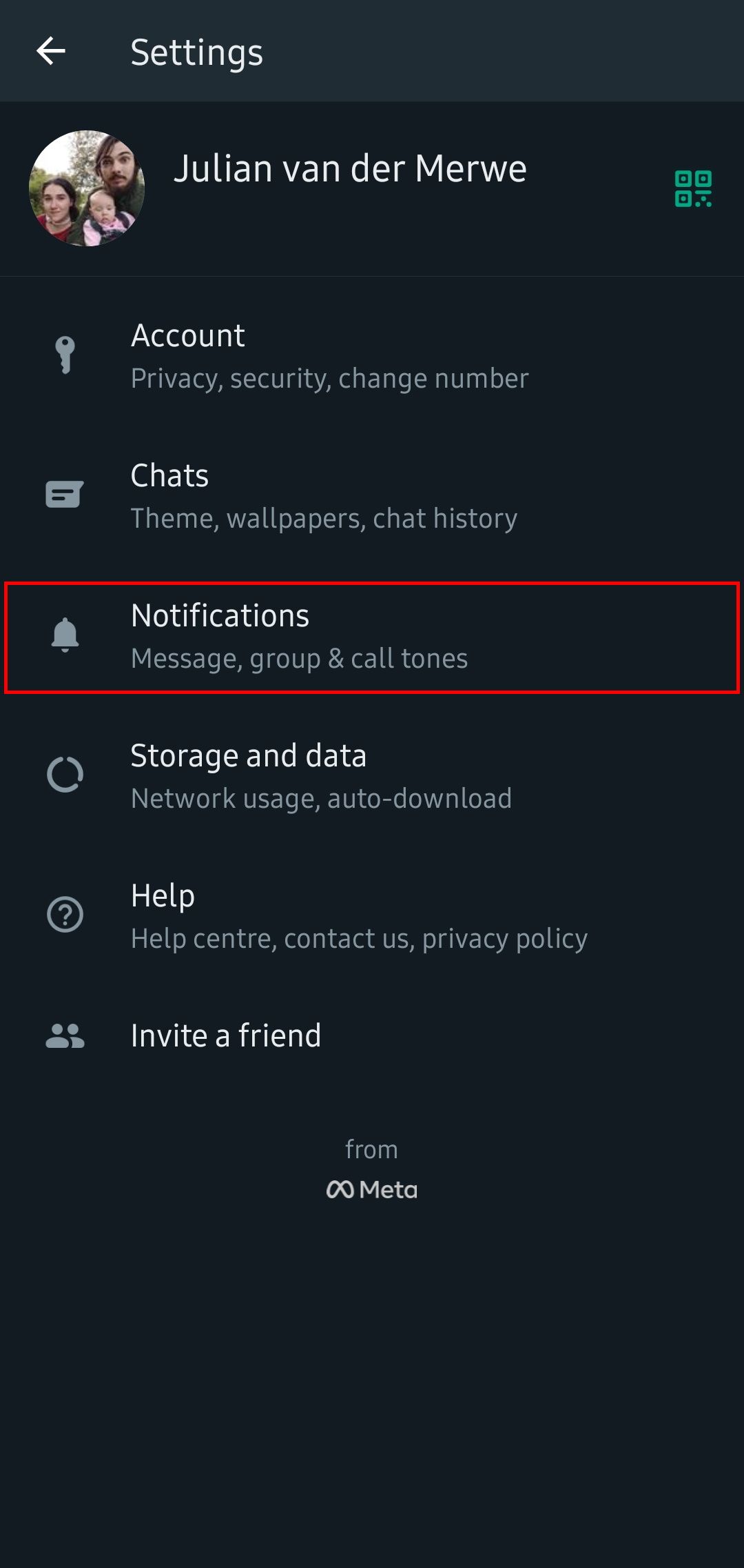 menu de configurações do WhatsApp com a opção de notificações em destaque