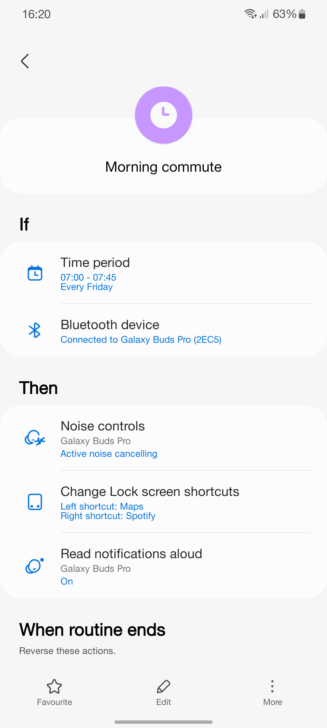 Captura de tela mostrando uma configuração de rotina para Samsung que é acionada pela conexão de fones de ouvido