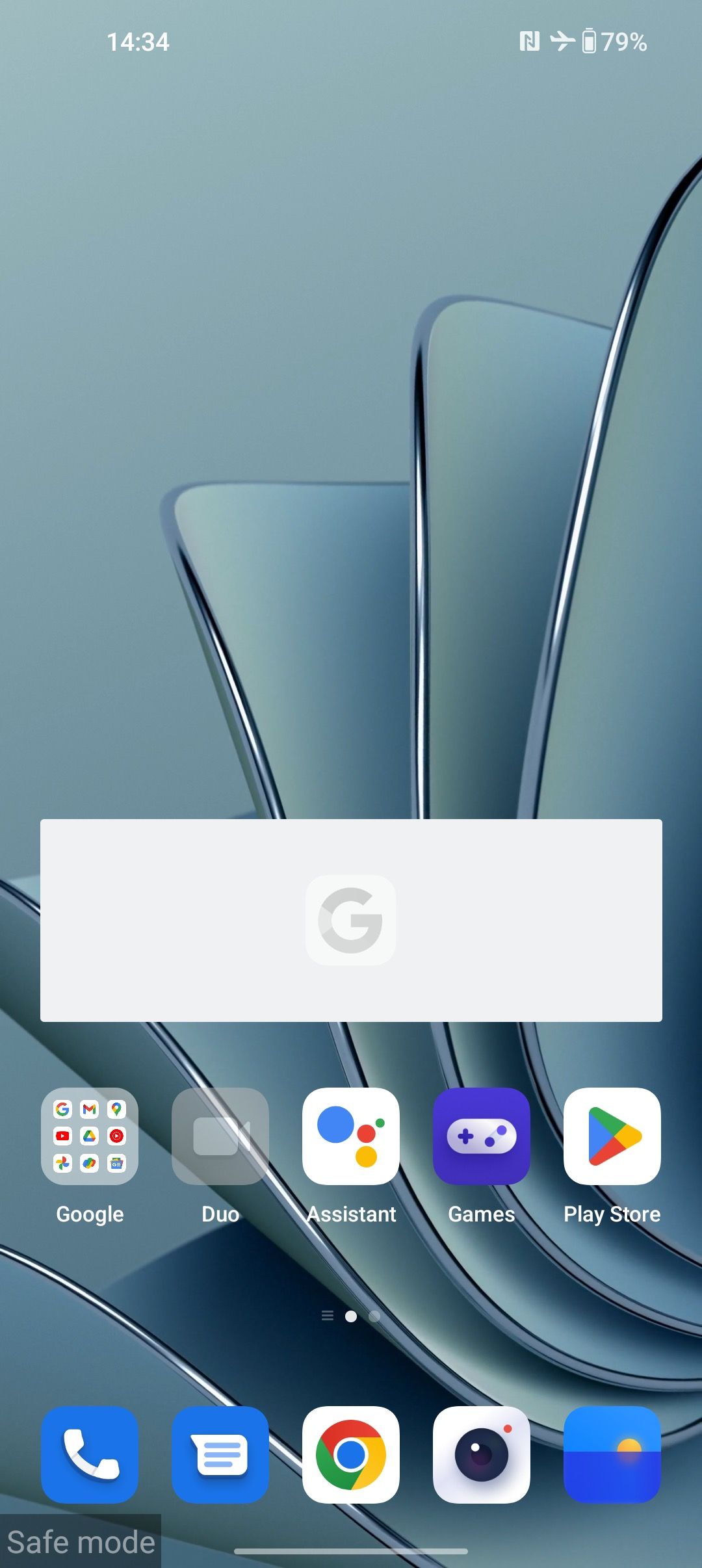 Uma captura de tela da tela inicial do Android com um widget desativado. 