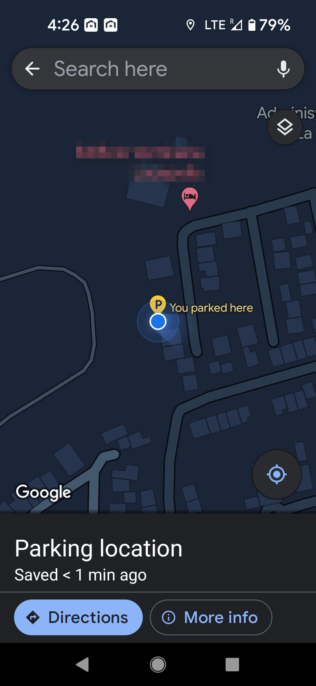 Vi um local de estacionamento salvo no Google Maps em um telefone Android