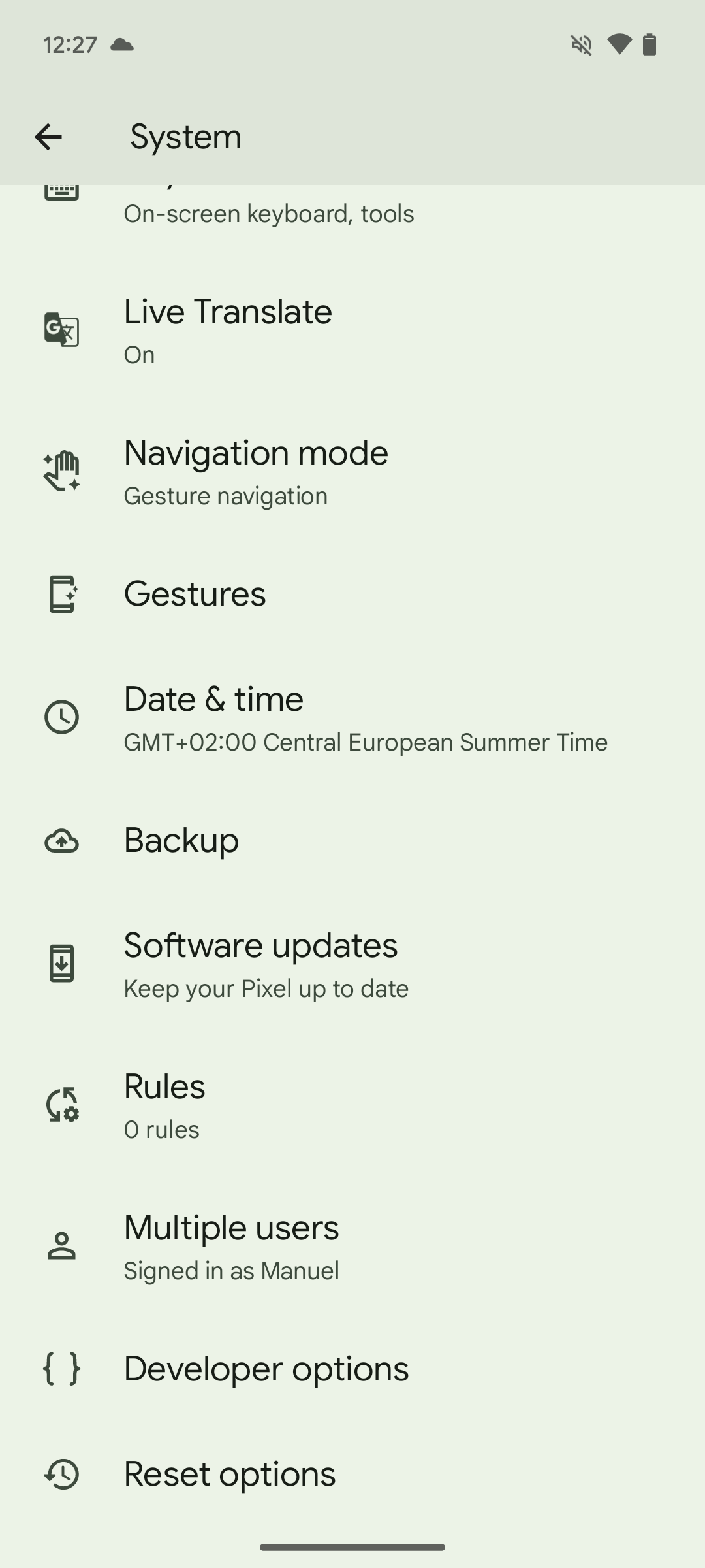Captura de tela da seção de atualizações do sistema no Android 14 QPR1
