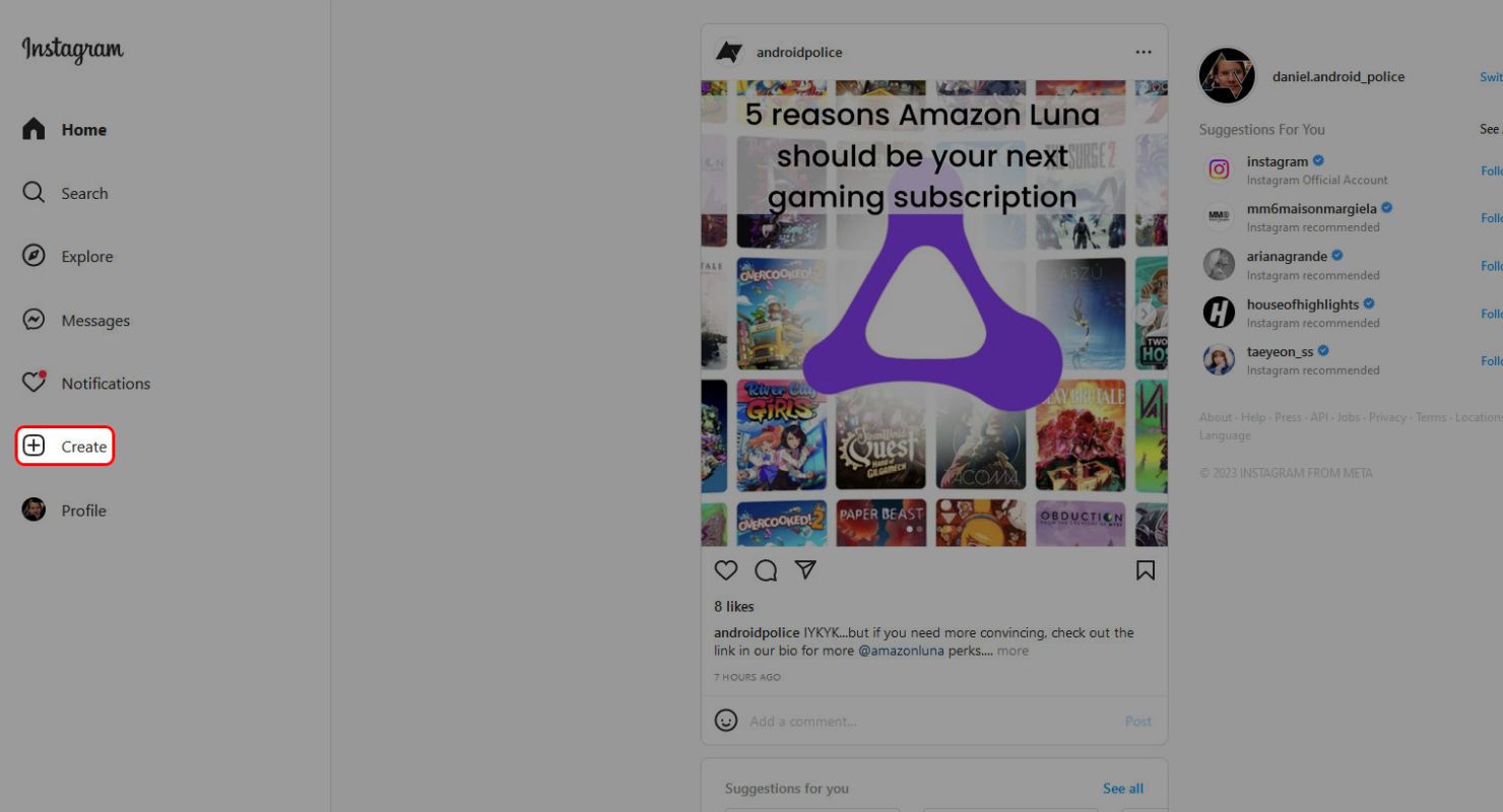 Feed do navegador Instagram com a opção de menu Criar destacada