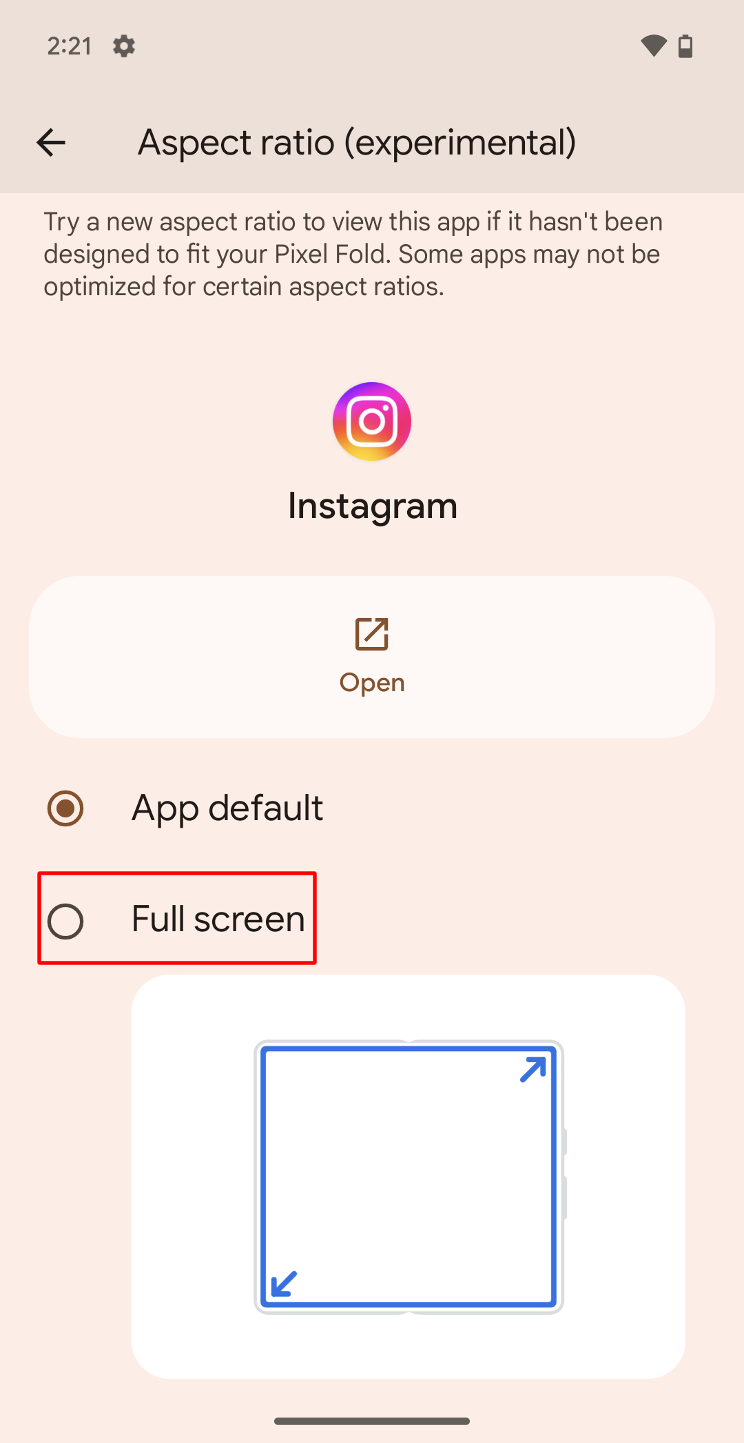 Selecionando a opção de proporção de tela inteira para o aplicativo Instagram em um Google Pixel Fold