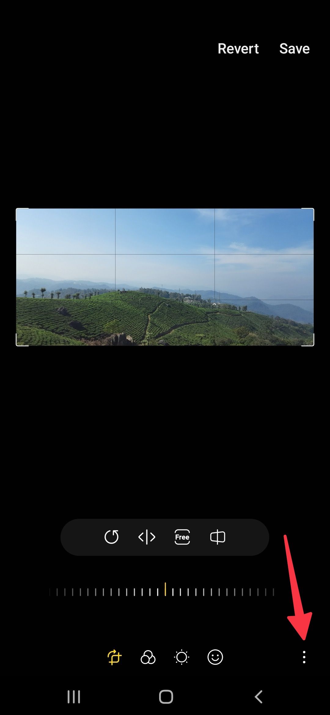 Captura de tela destacando o menu de três pontos na Galeria Samsung