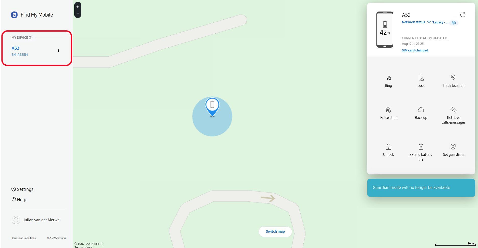 A Samsung encontra a página principal do meu celular aberta com a localização do telefone no centro e opções de menu em ambos os lados do mapa.