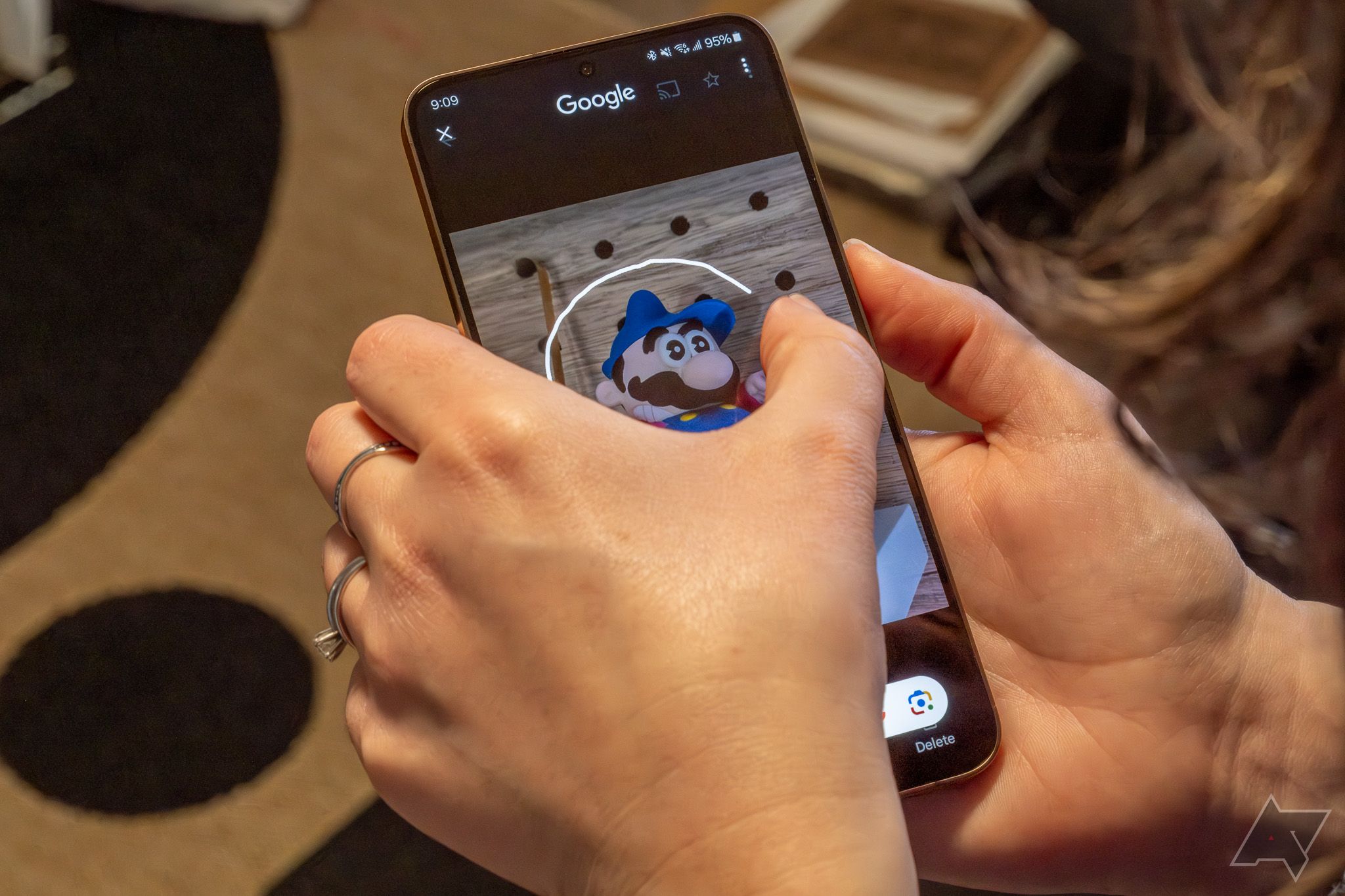A experiência Circle to Search em um Samsung Galaxy S24 +