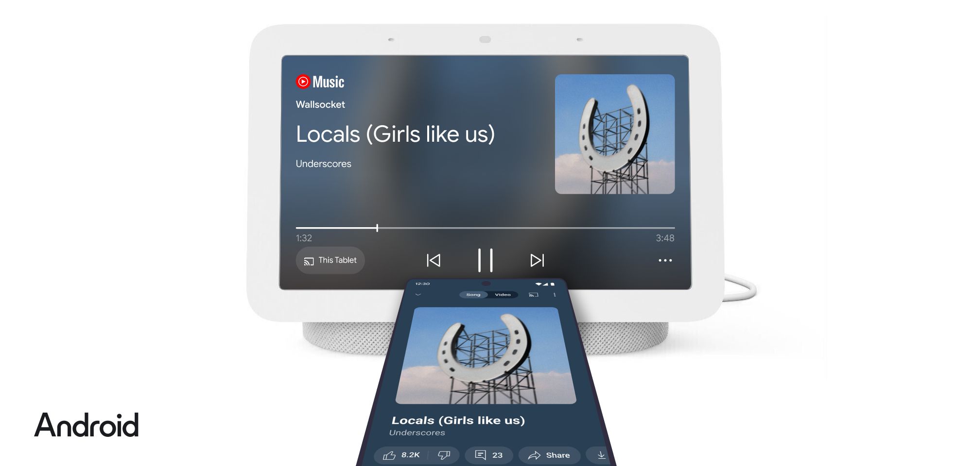 Um smartphone e um display inteligente tocando a mesma música no YouTube Music