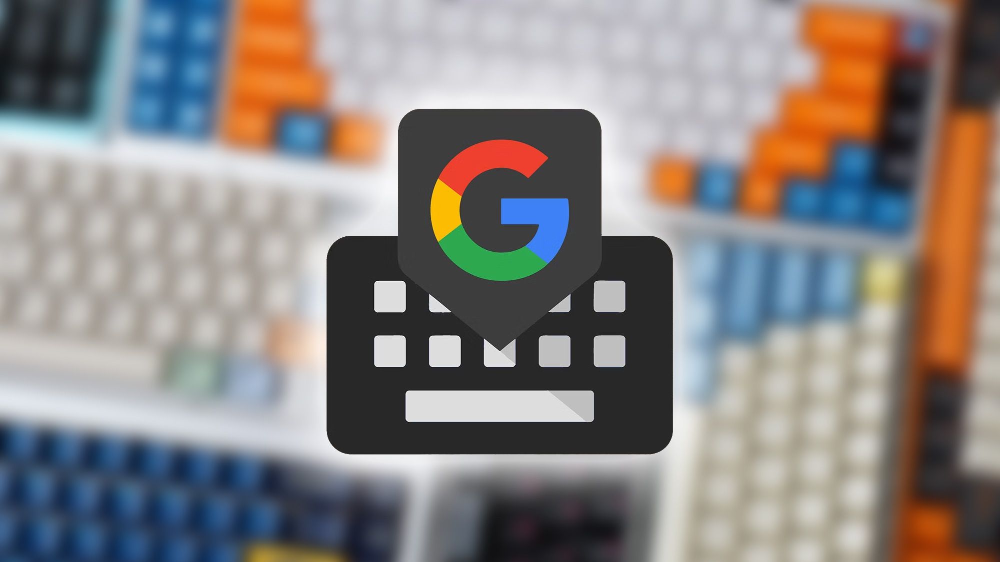 O logotipo do Google Gboard em cima de imagens borradas de teclados mecânicos