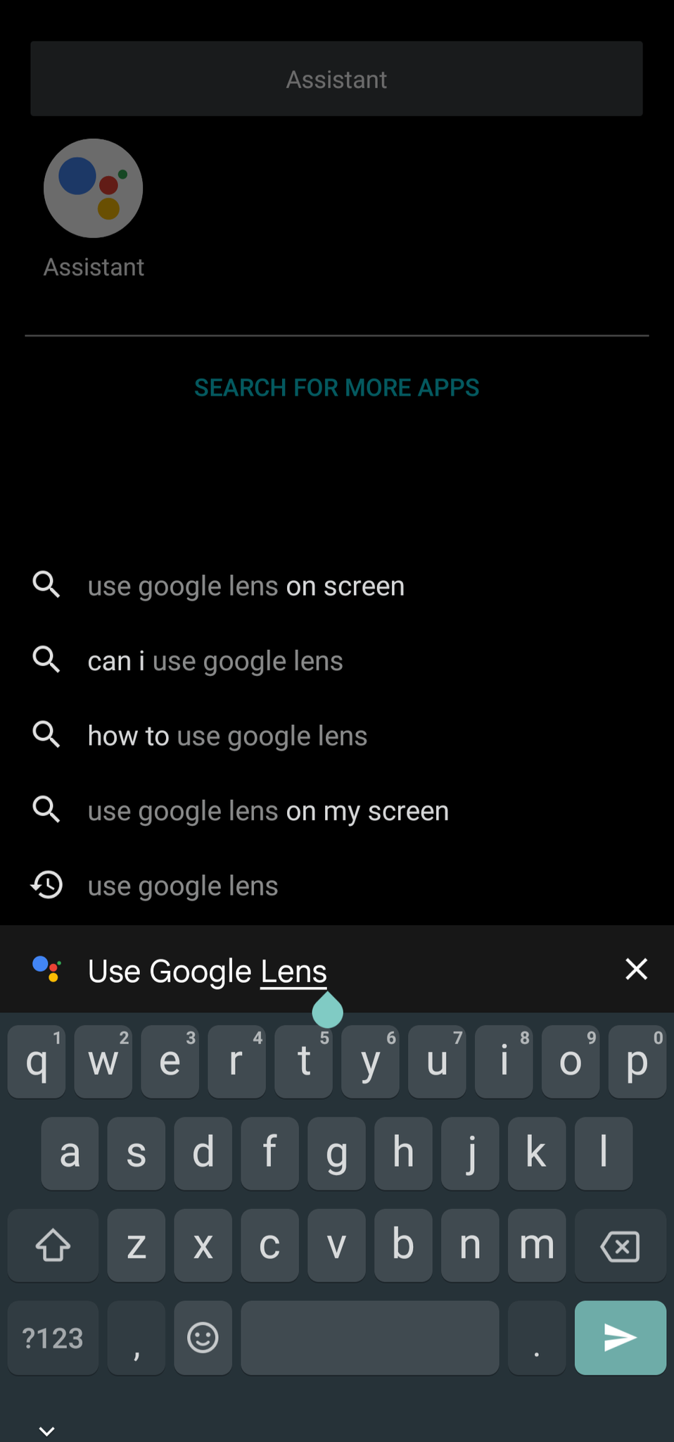 A imagem mostra o comando Usar Google Lens digitado na barra de comandos do Google Assistente.