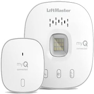 Liftmaster myQ Smart Garage Control e sensor em fundo branco