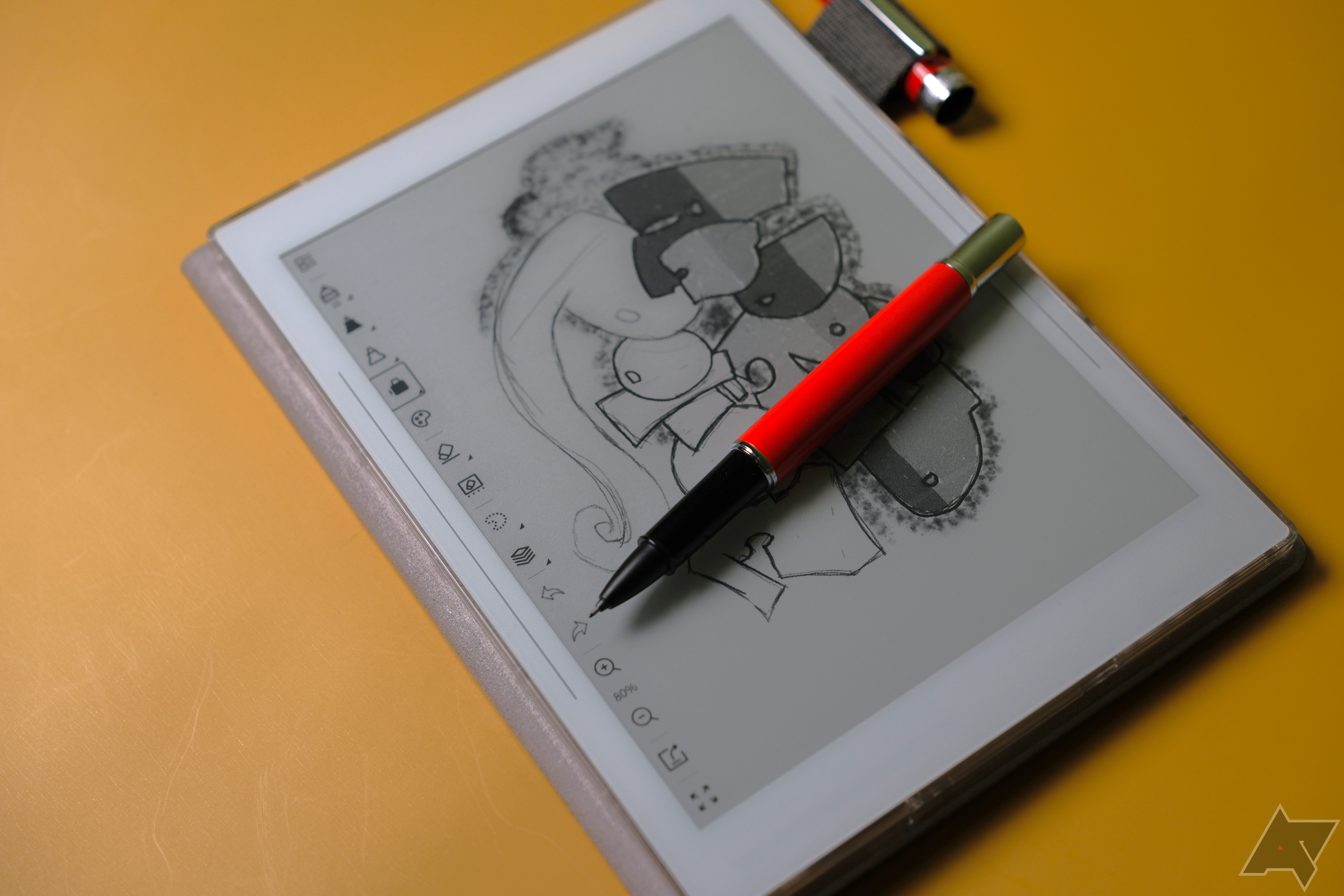 Supernote Nomad mostrando desenho na tela com caneta na parte superior