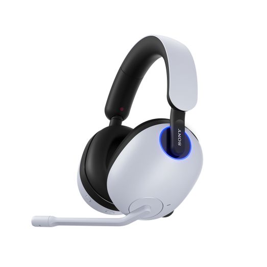 Fones de ouvido sem fio Sony Inzone H9 brancos posicionados em ângulo sobre fundo branco