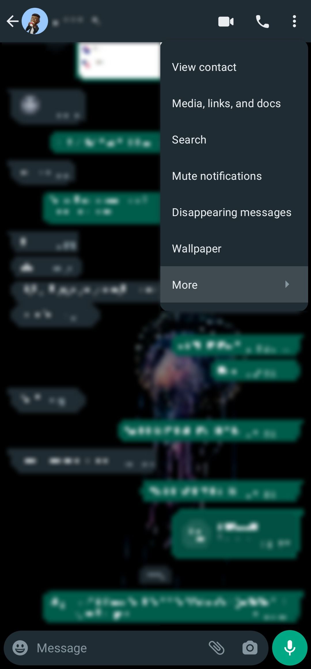 Abra o bate-papo do WhatsApp com o menu suspenso de opções