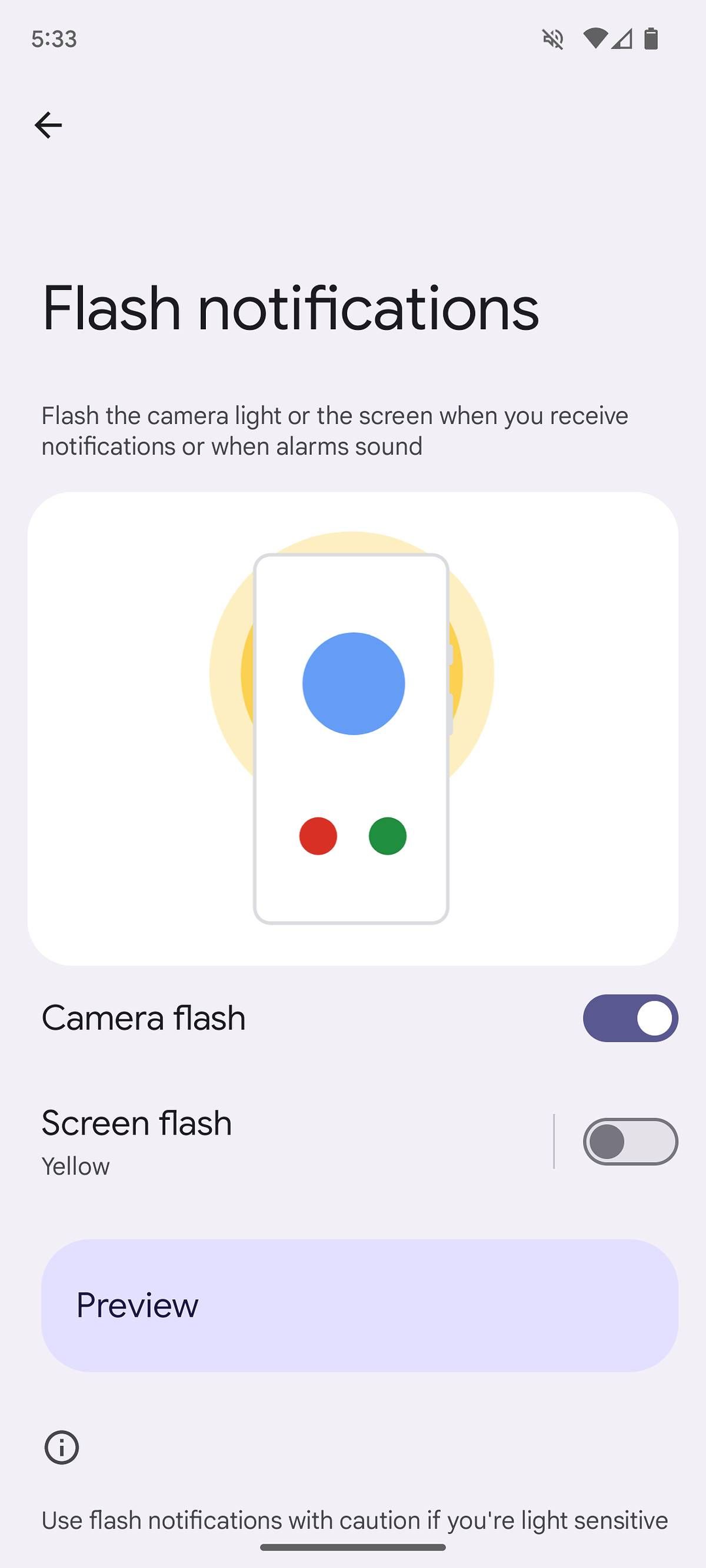 Notificações de flash no Android 14, com flash da câmera ativado.