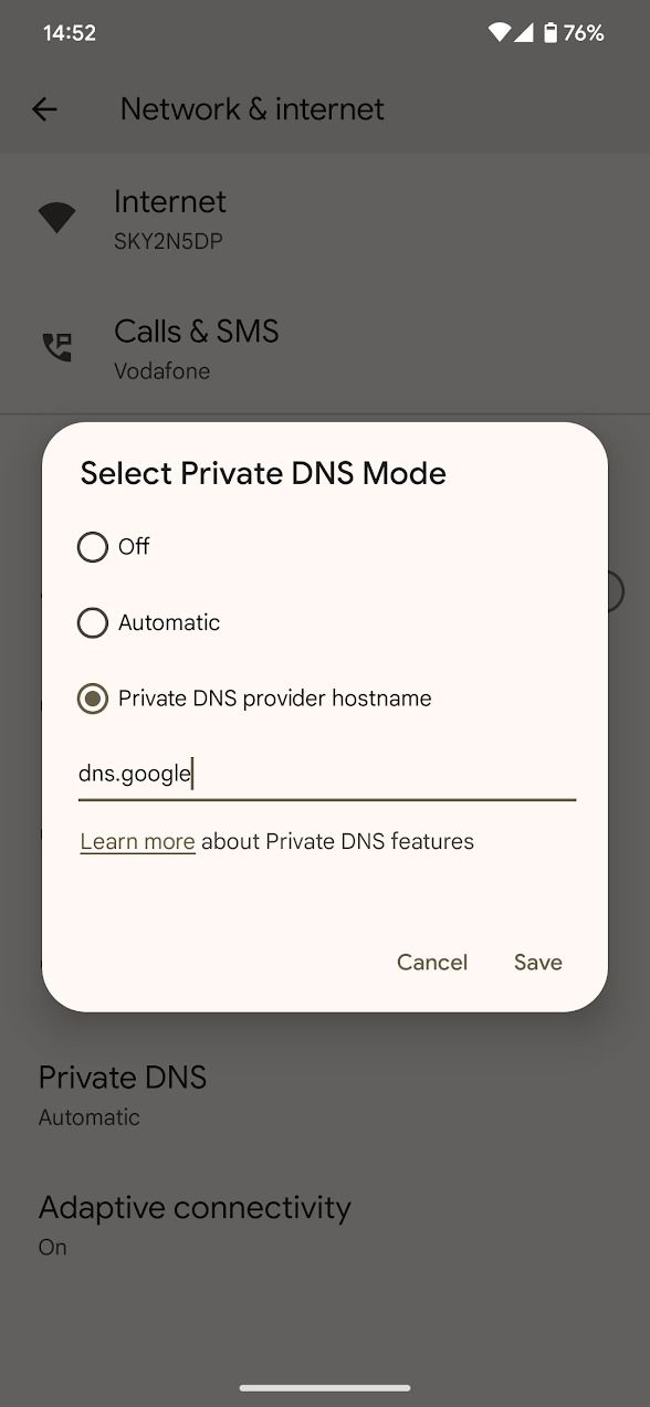 janela do modo DNS privado do Android com o servidor DNS inserido