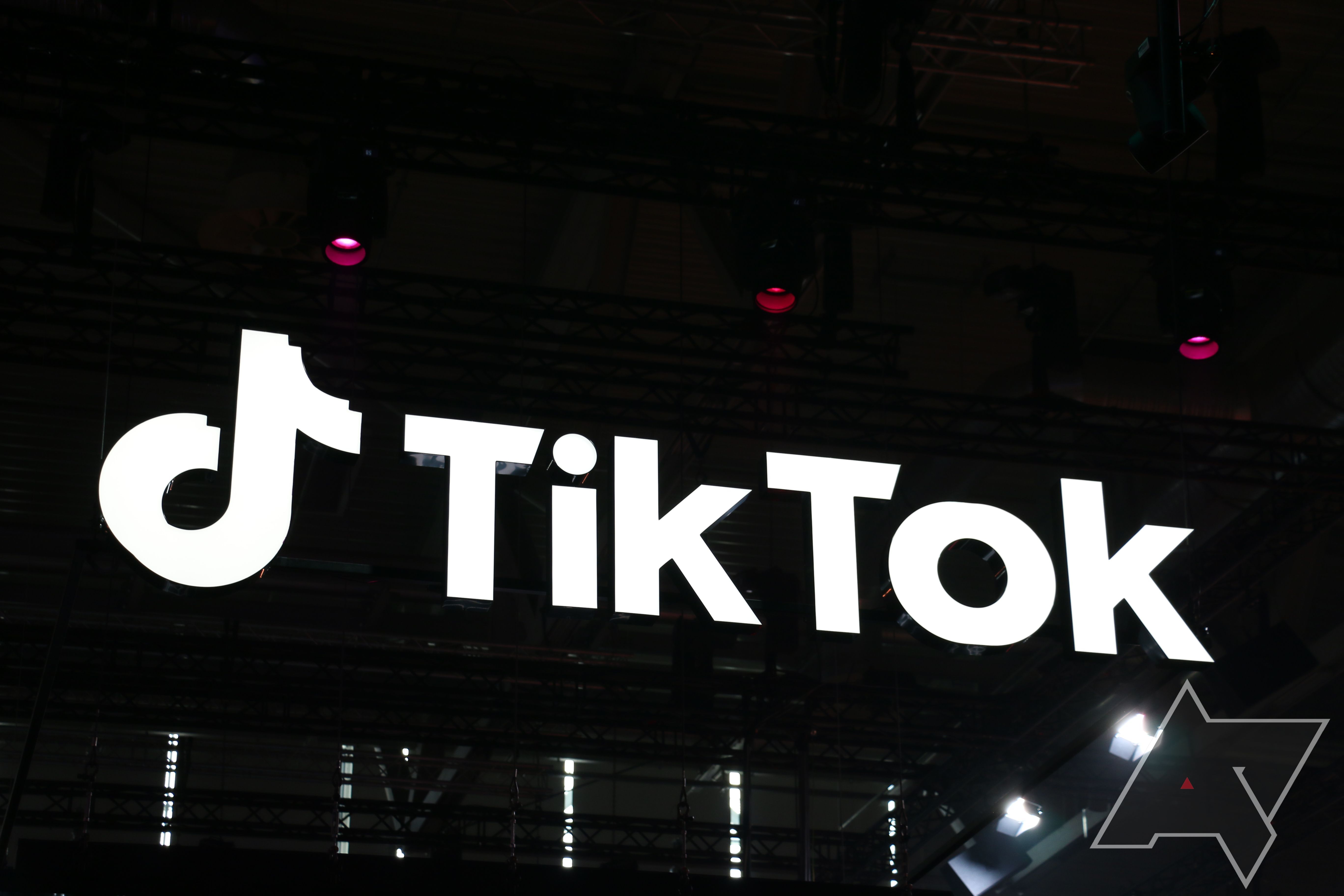 Banner do TikTok na Gamescon.