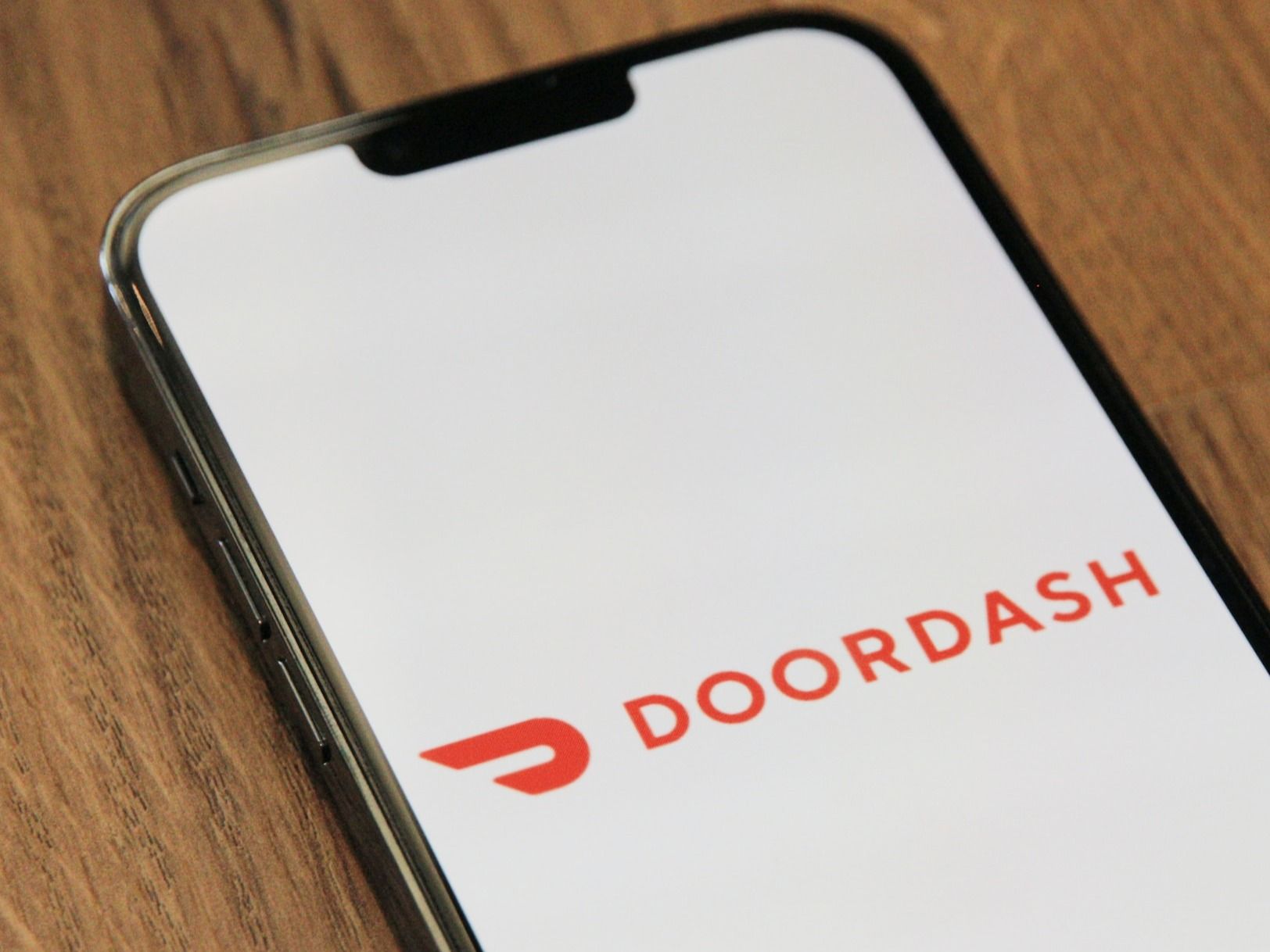 Aplicativo DoorDash aberto em um smartphone