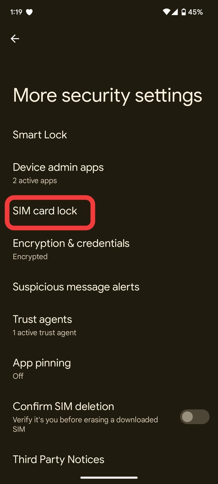 Mais configurações de segurança em um smartphone Pixel com uma caixa vermelha ao redor da opção de bloqueio do cartão SIM