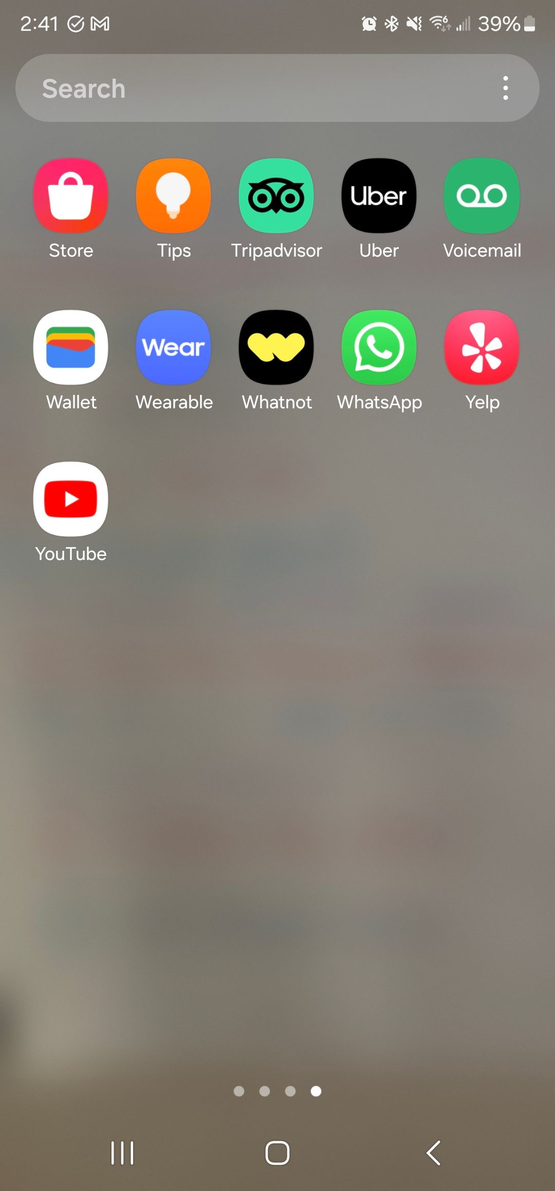 Uma captura de tela da página inicial do Samsung One Ui de alguém com aplicativos.