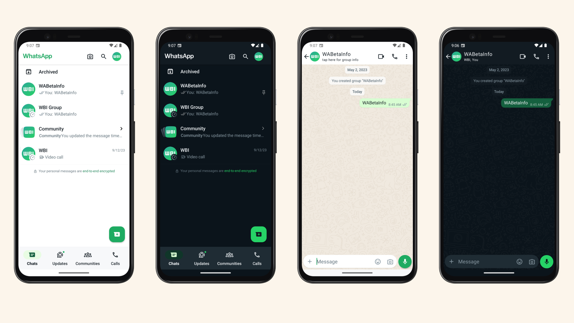 Modo claro e modo escuro do WhatsApp exibidos em quatro telefones diferentes.