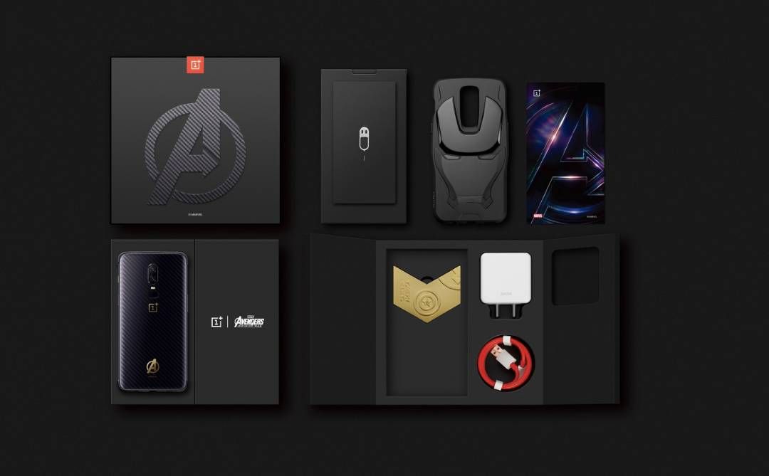 Uma foto do OnePlus 6 Infinity War Edition e seus acessórios