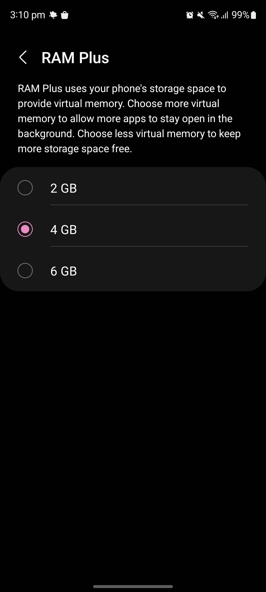 captura de tela do menu de configurações do RAM Plus no telefone Android com fundo preto