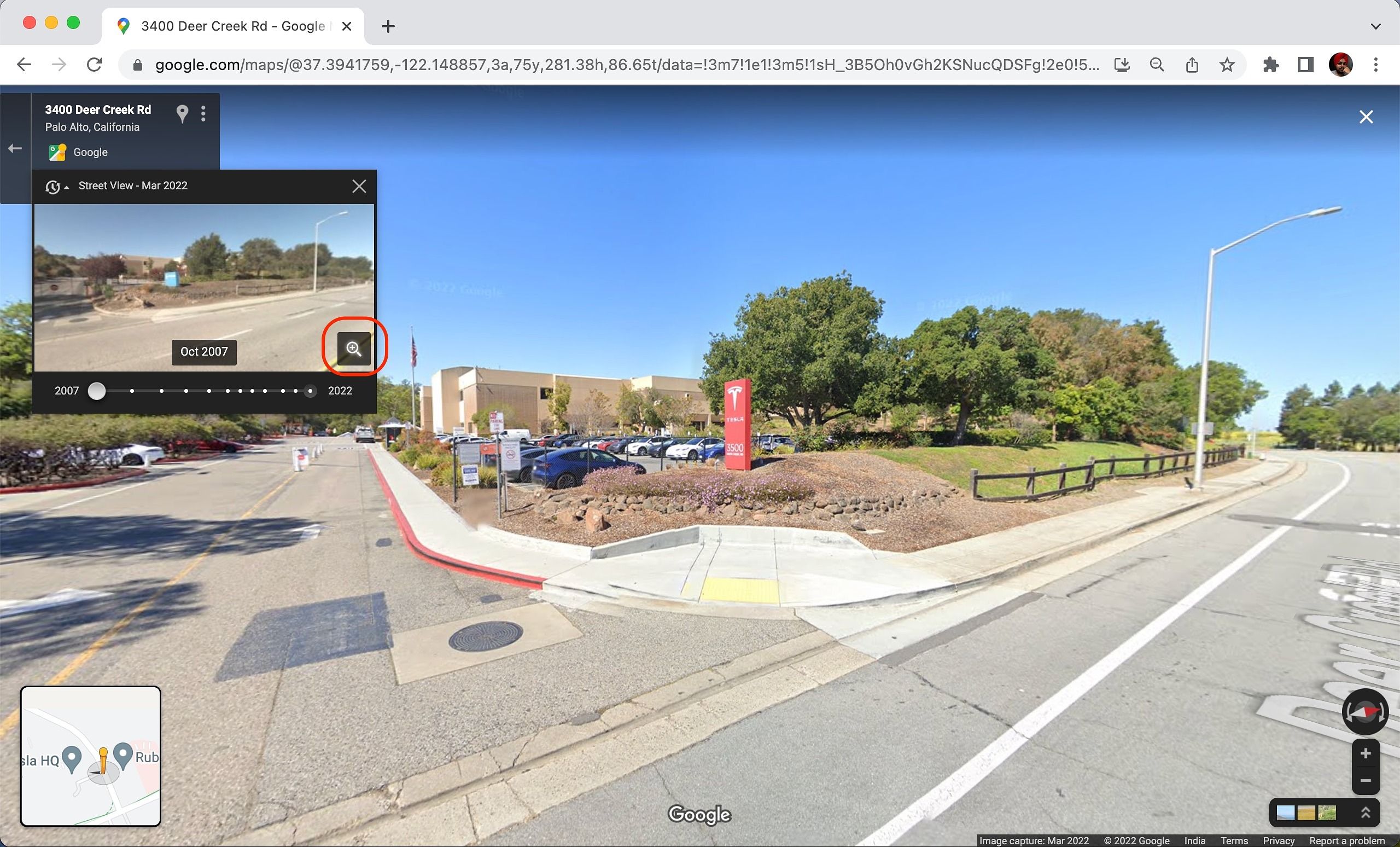 Pressionar o botão Zoom permite uma melhor visualização ao comparar imagens de arquivo de um local usando o Google Maps Street View no aplicativo web para desktop